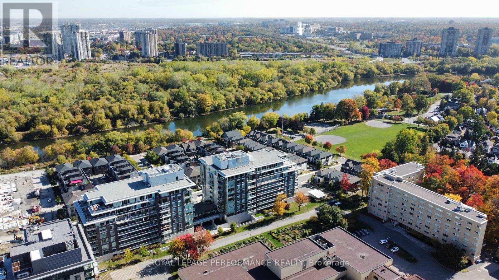 301 - 570 De Mazenod Avenue