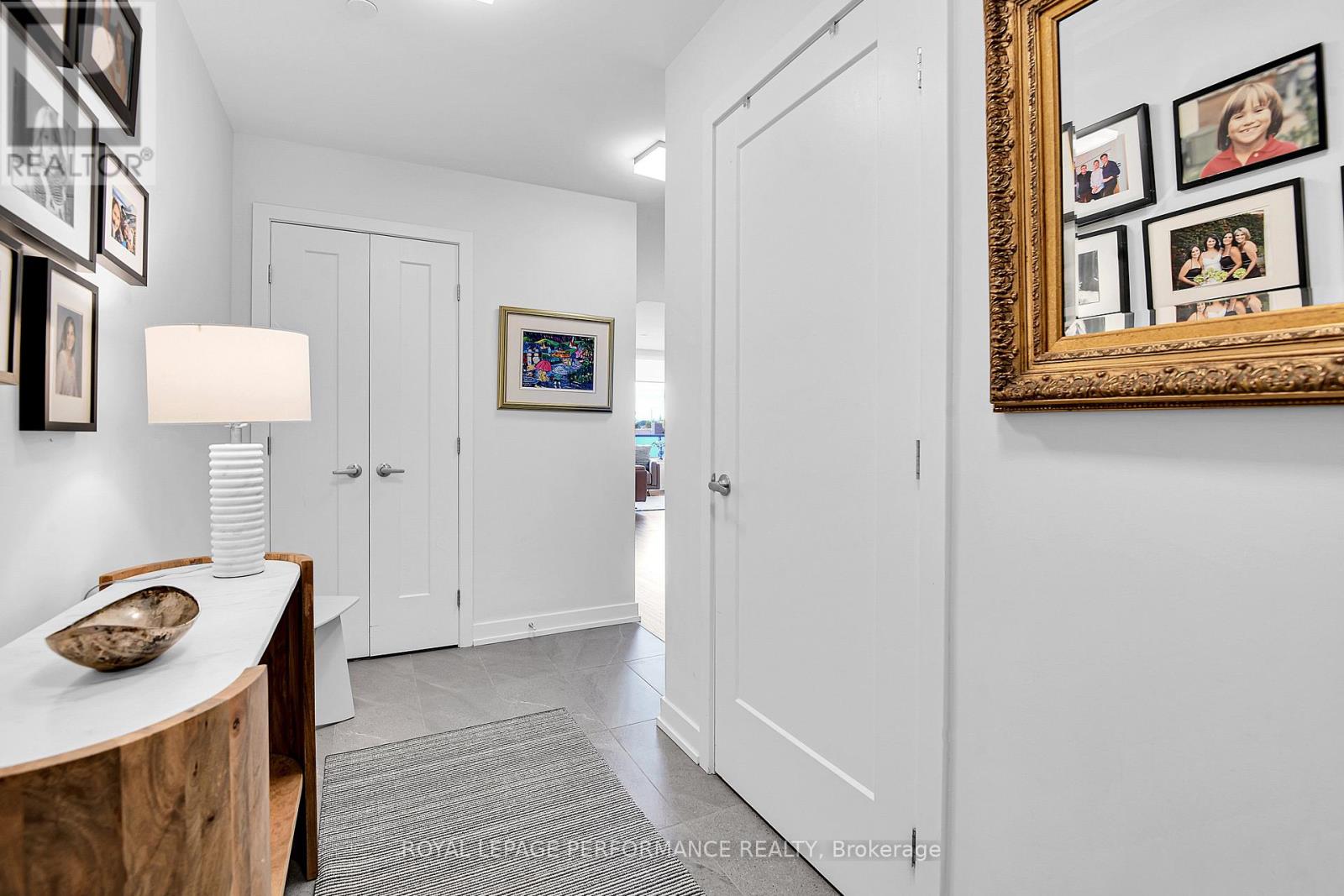 301 - 570 De Mazenod Avenue