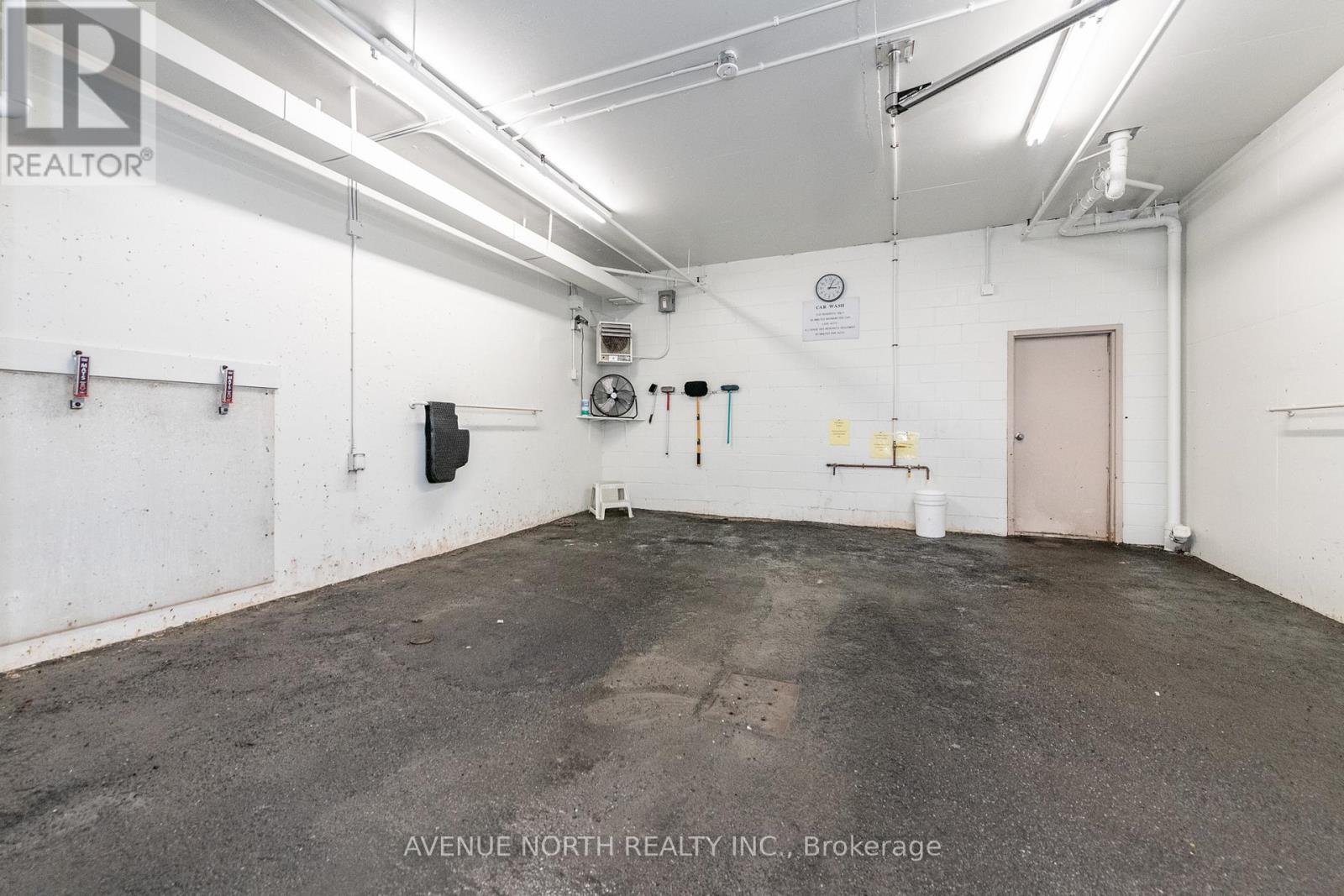 606 - 1480 Riverside Drive