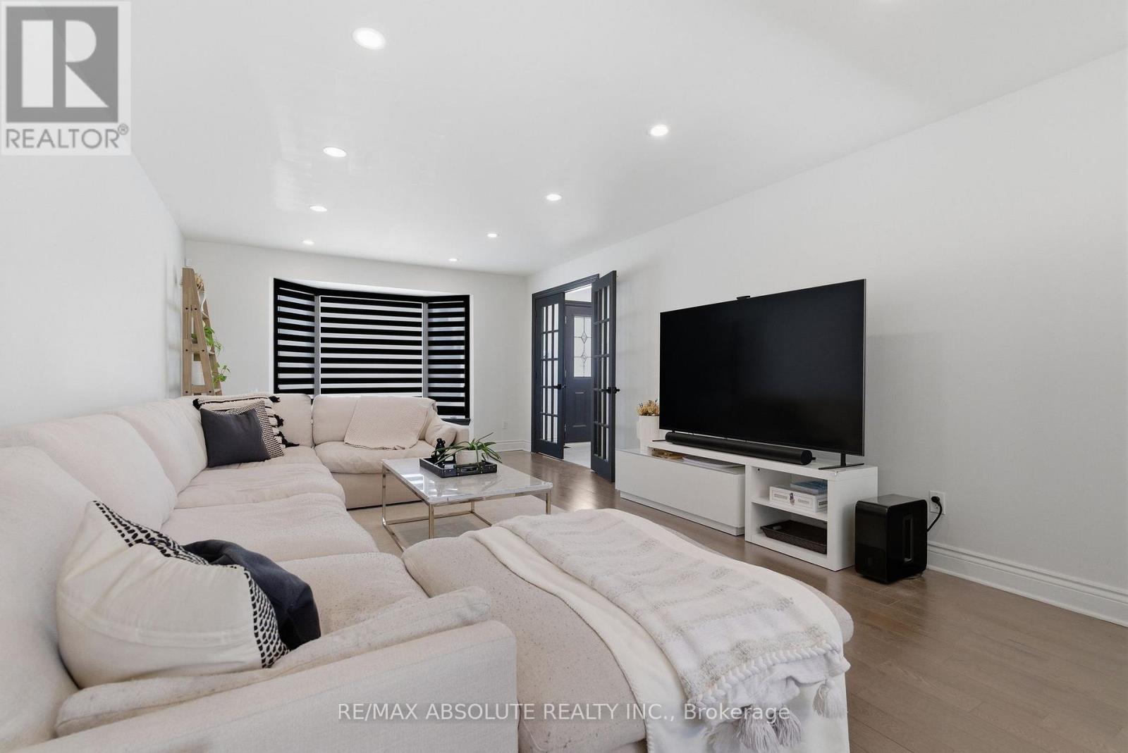 13 Weatherwood Crescent