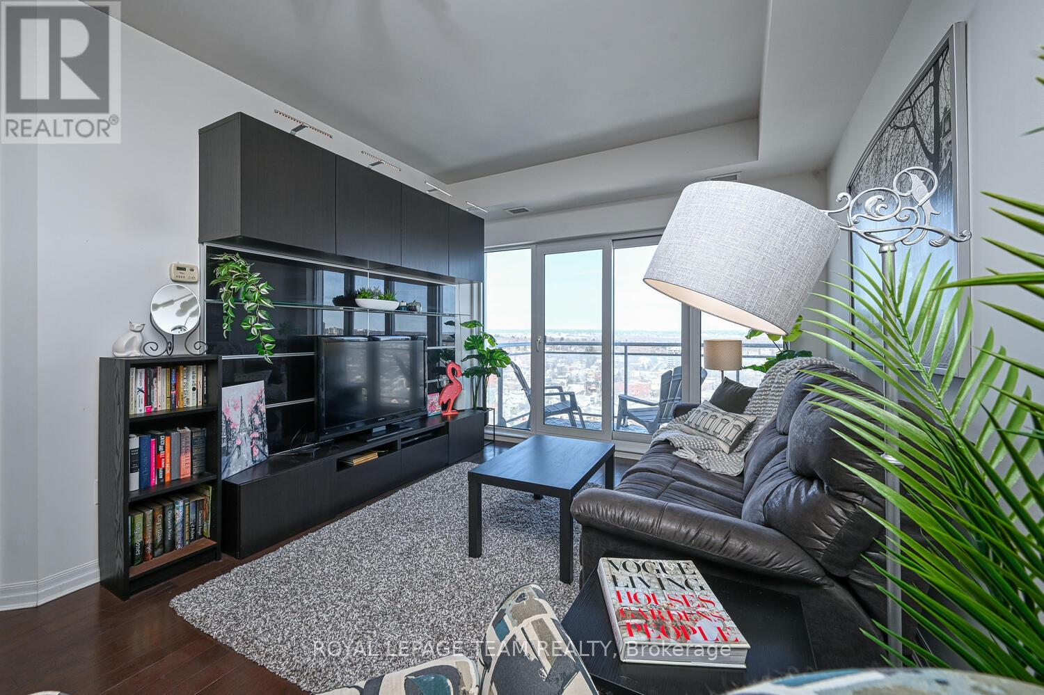 1906 - 90 Landry Street