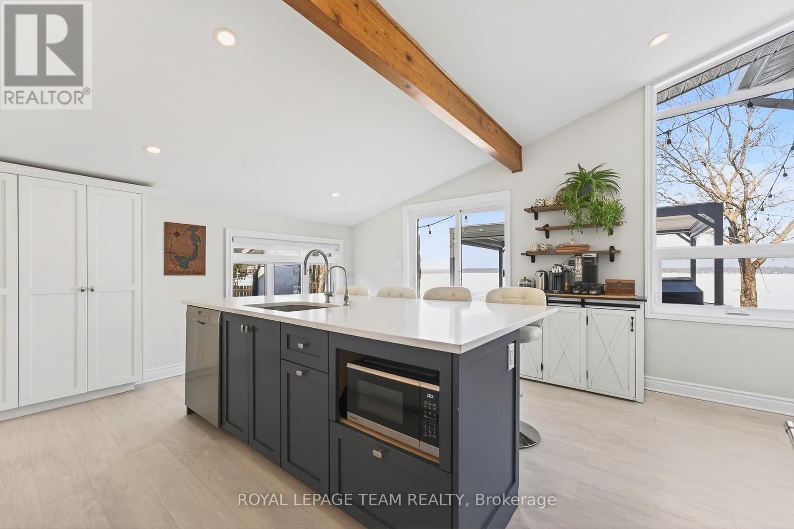 128 Grasshopper Point Road