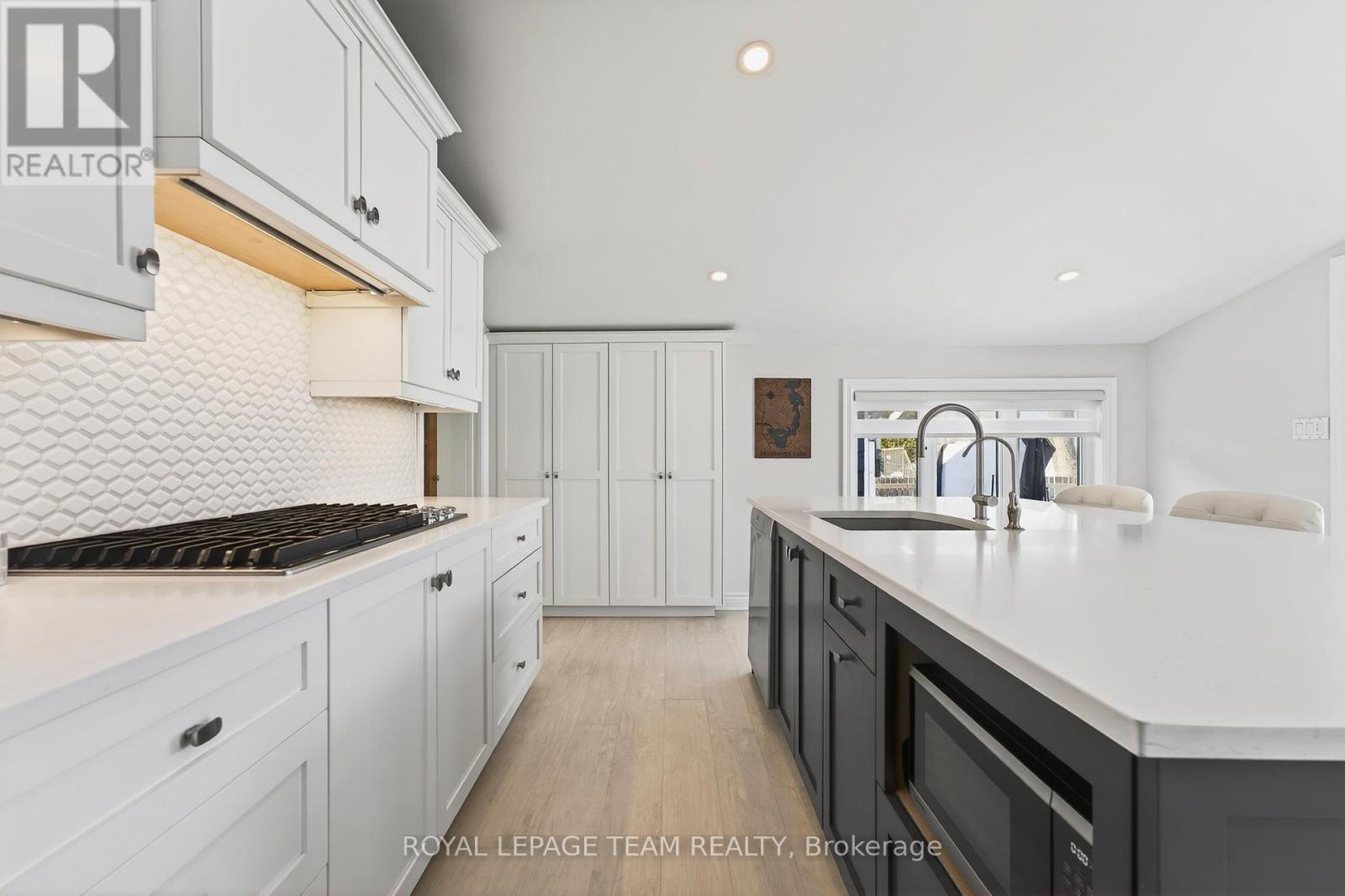 128 Grasshopper Point Road