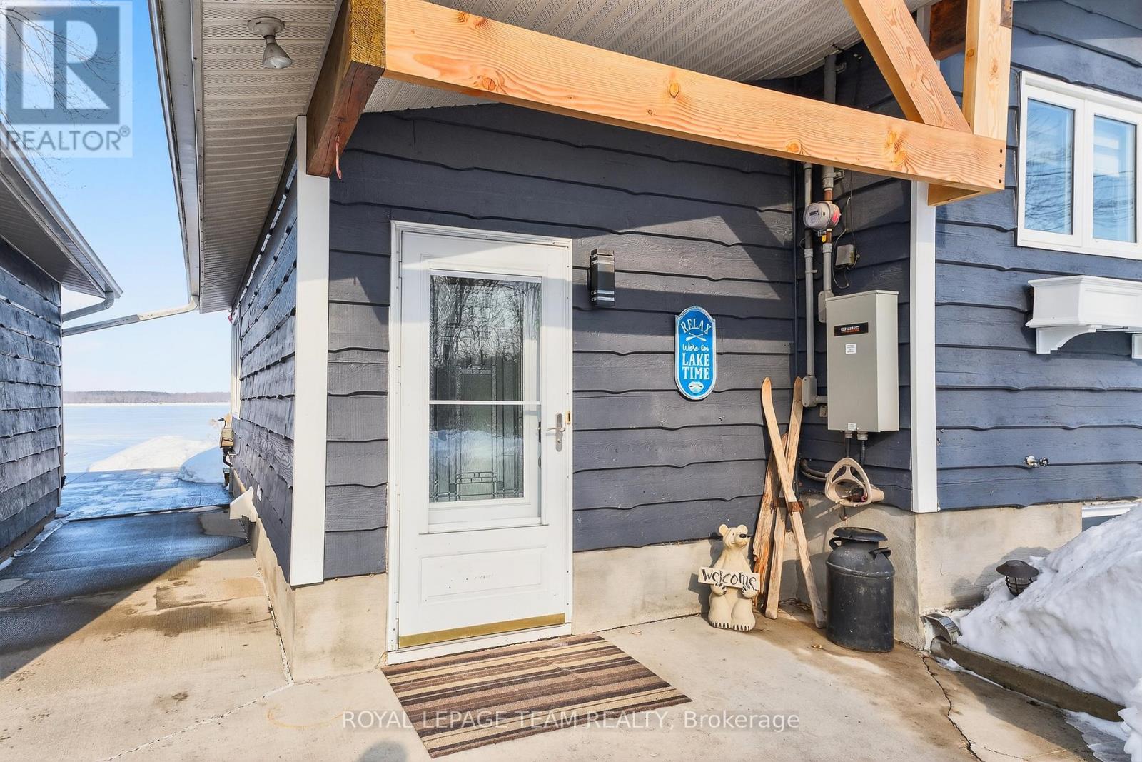 128 Grasshopper Point Road