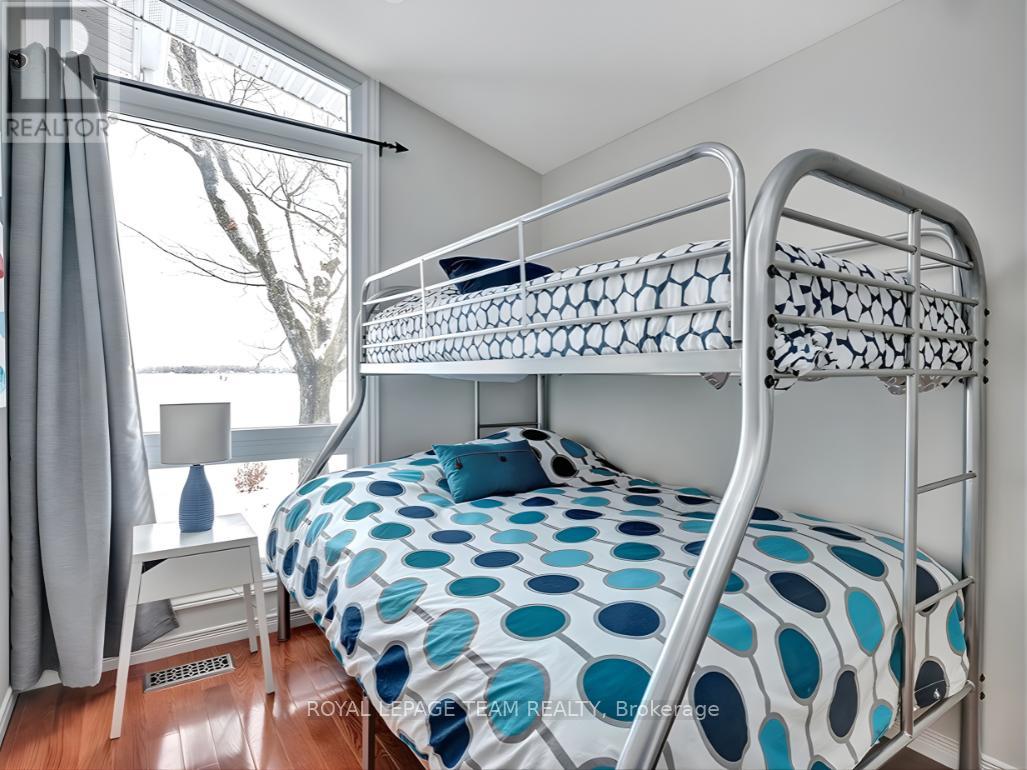 128 Grasshopper Point Road