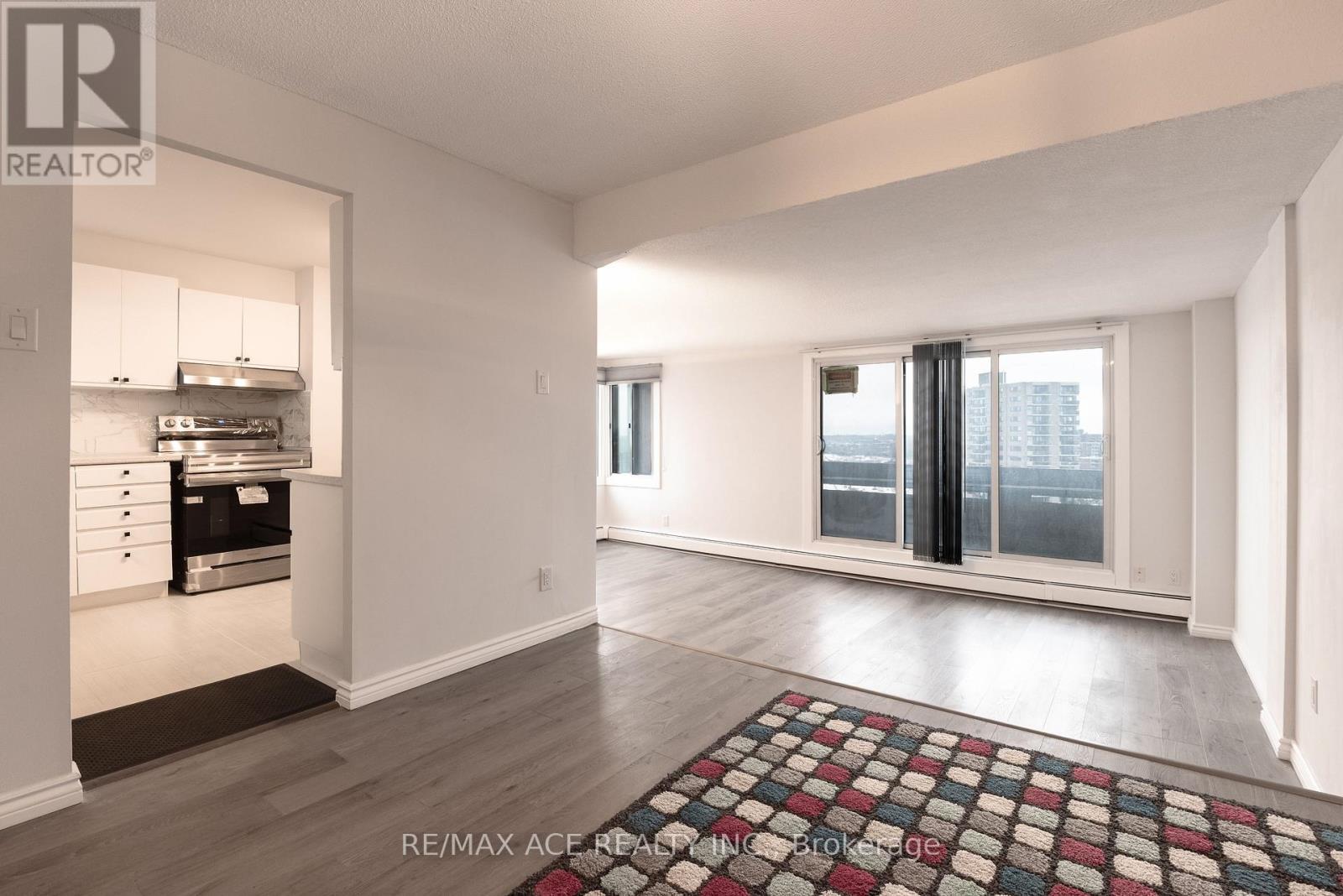 1506 - 1171 Ambleside Drive