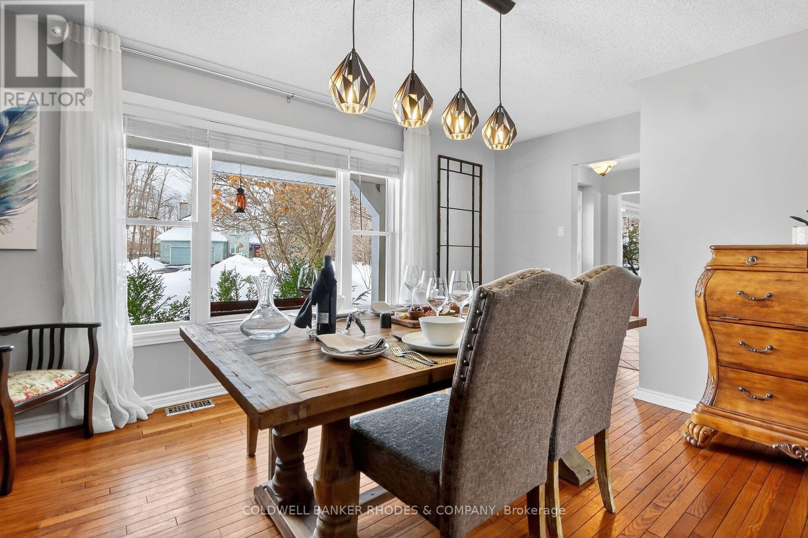 6488 Wheatfield Crescent