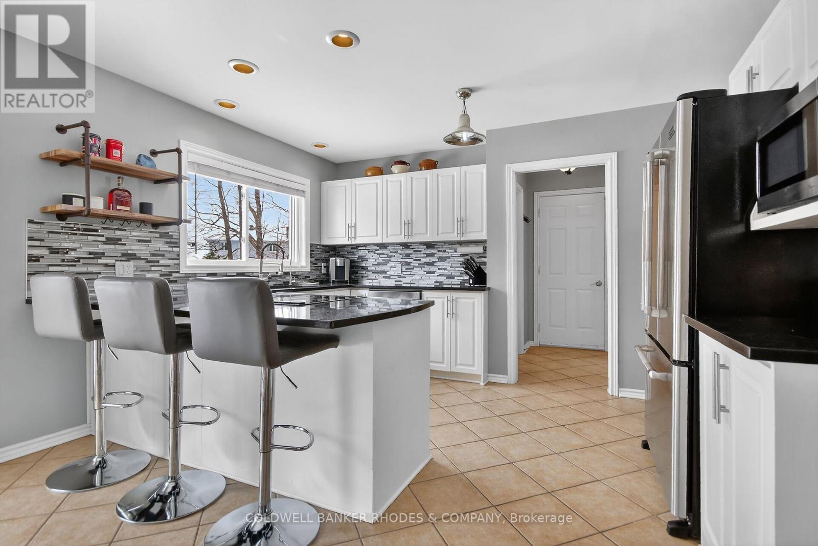 6488 Wheatfield Crescent