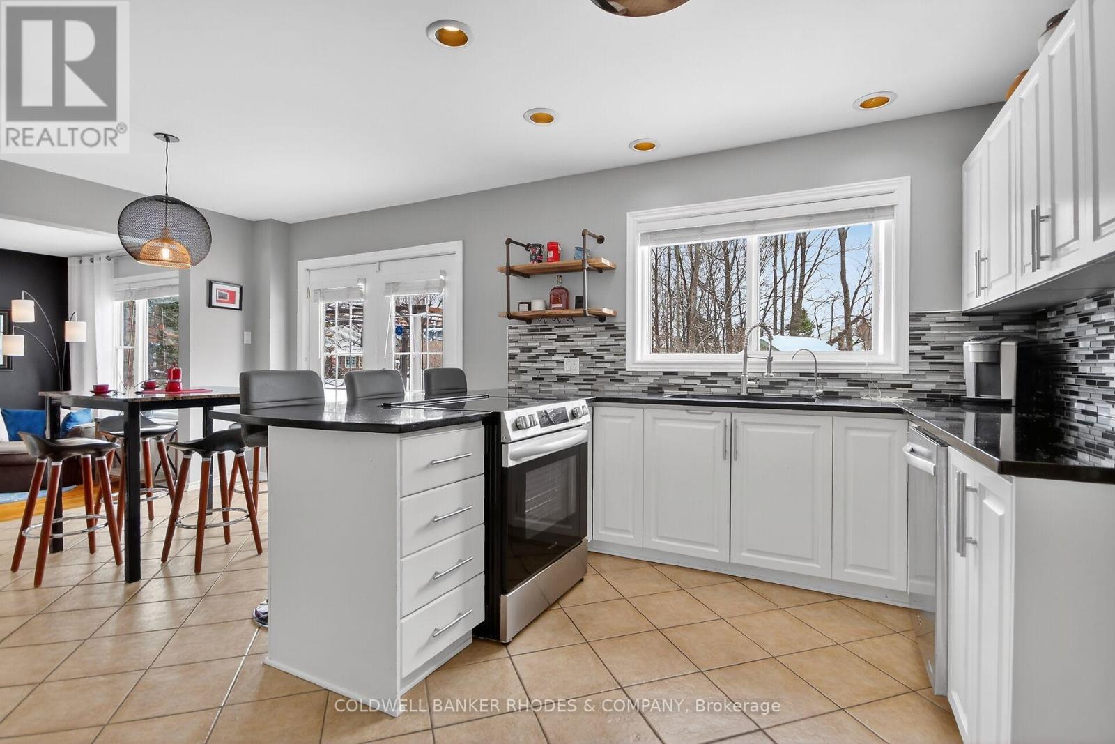 6488 Wheatfield Crescent