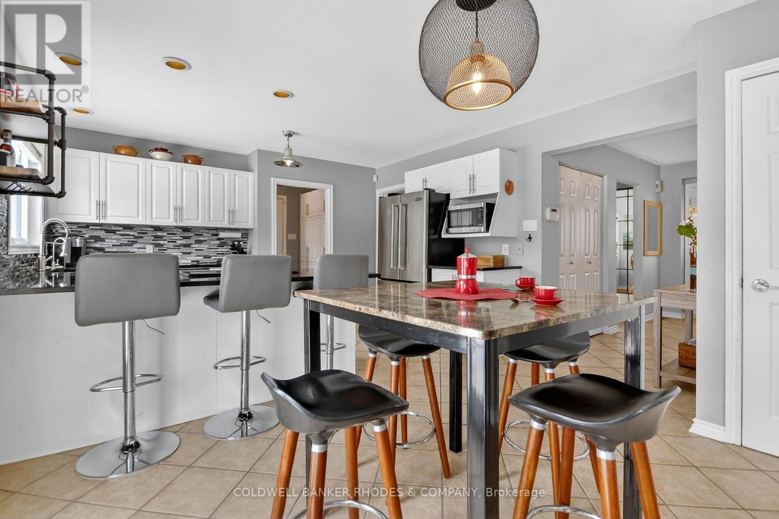 6488 Wheatfield Crescent