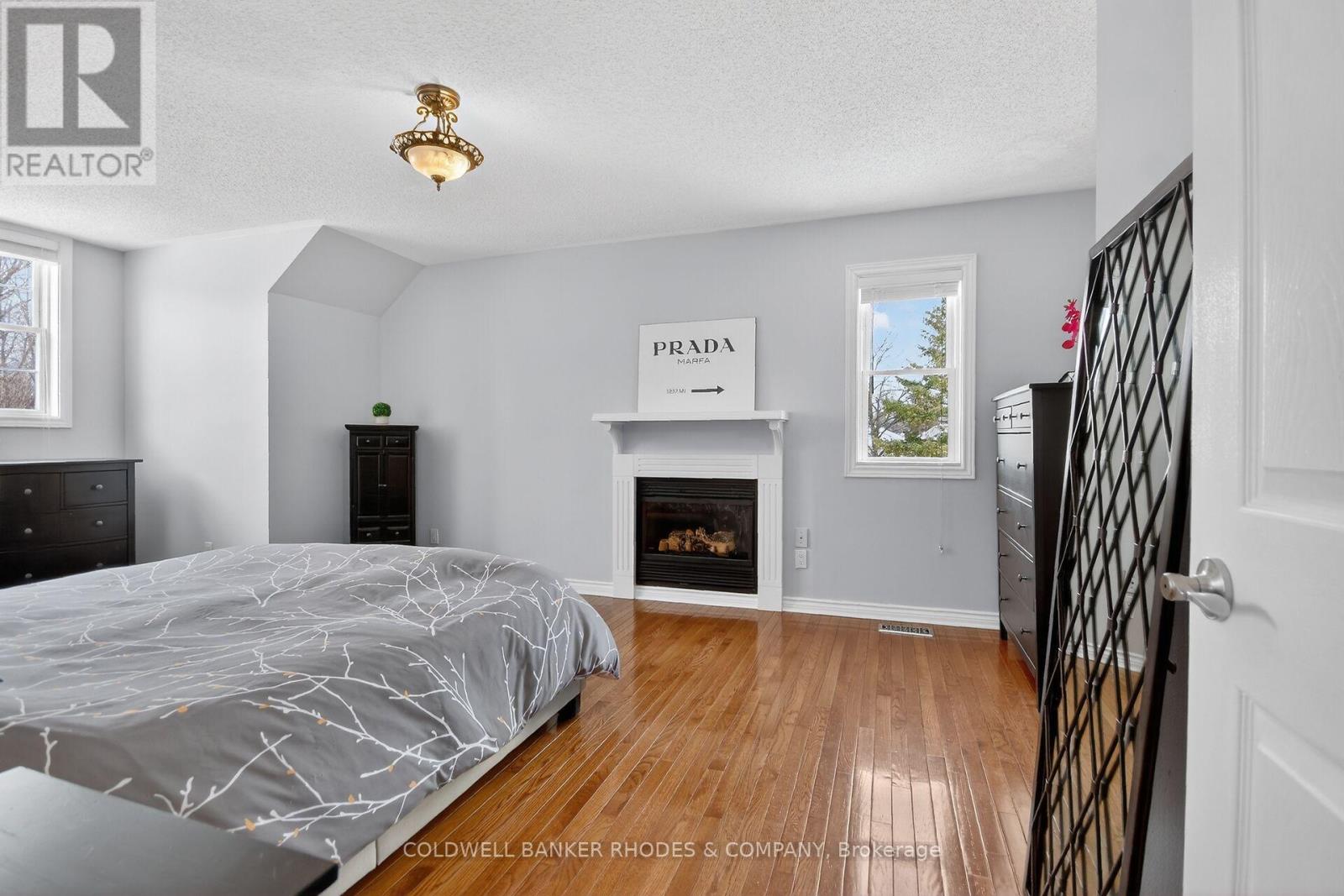 6488 Wheatfield Crescent