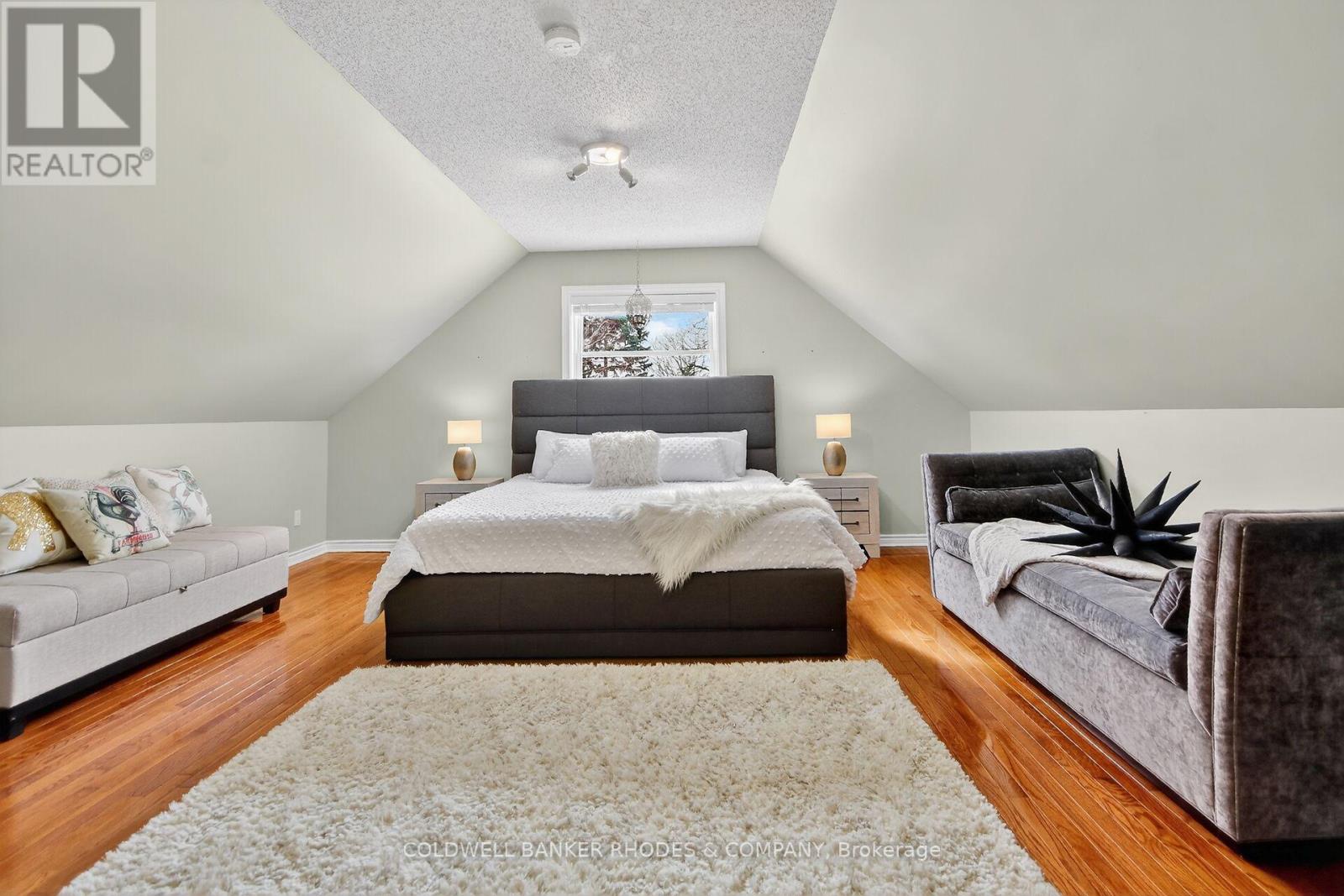 6488 Wheatfield Crescent