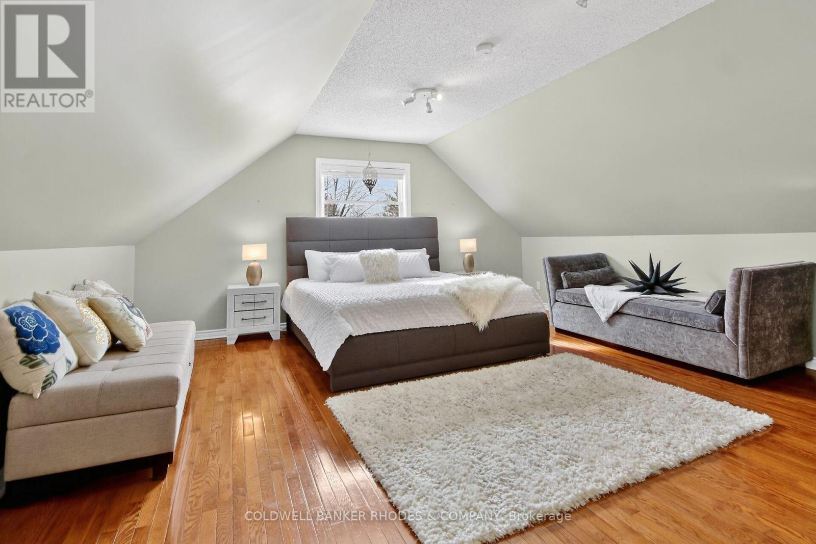 6488 Wheatfield Crescent