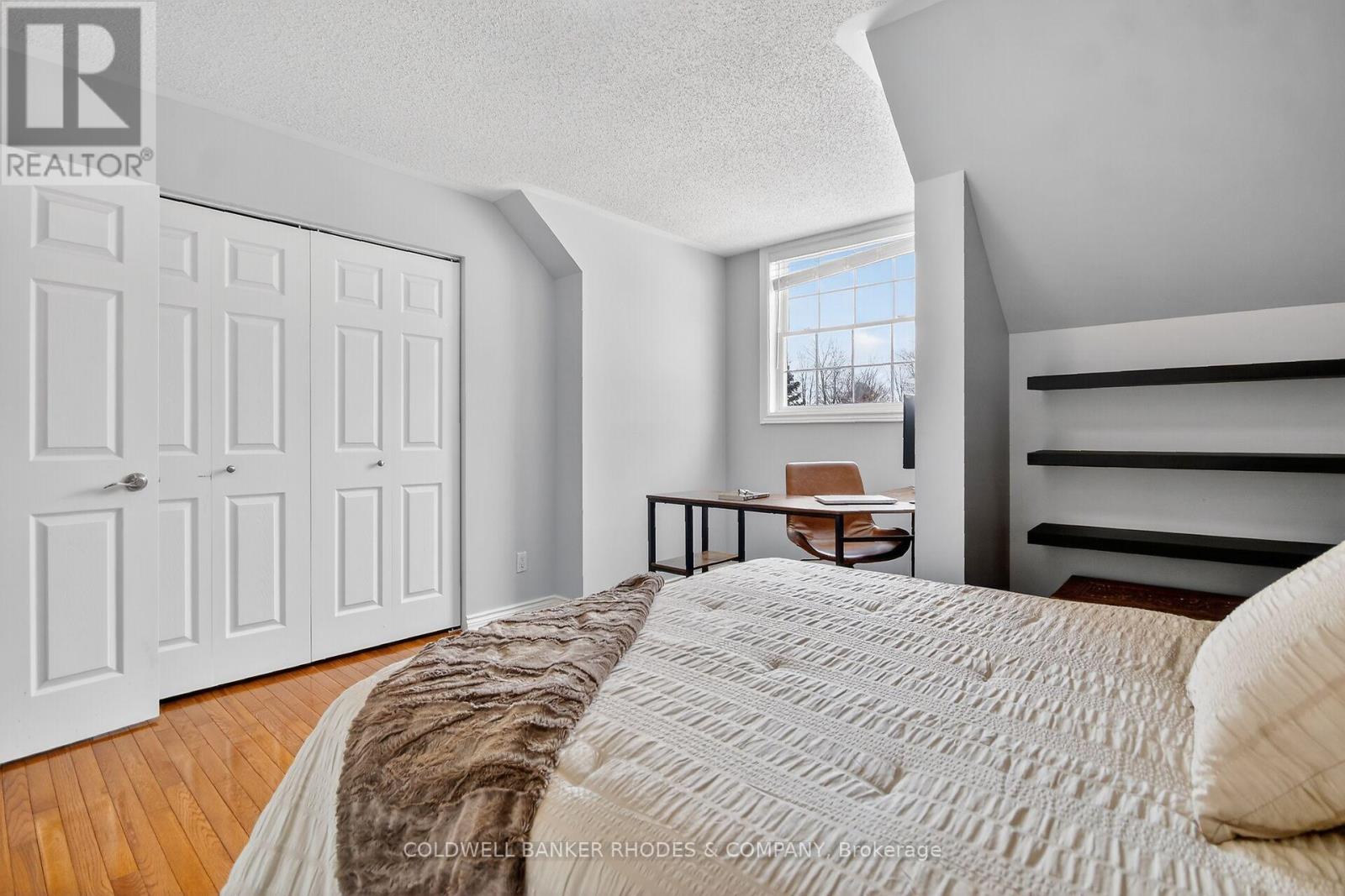 6488 Wheatfield Crescent