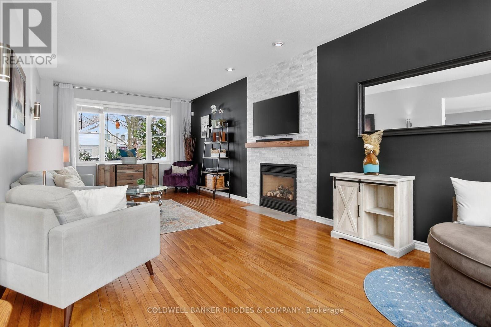 6488 Wheatfield Crescent