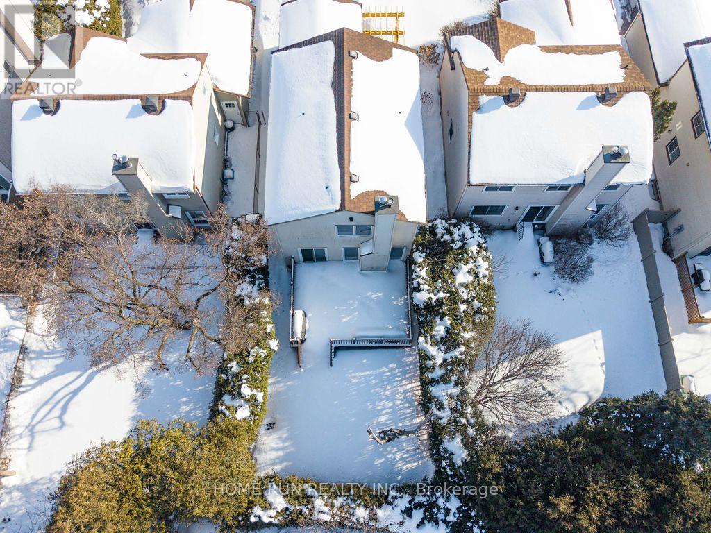 47 Coolspring Crescent