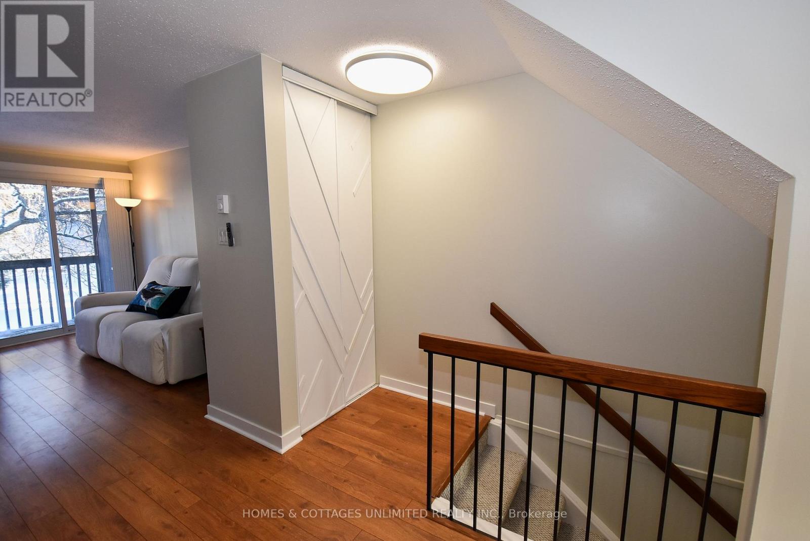 6750 B Jeanne Darc Boulevard N