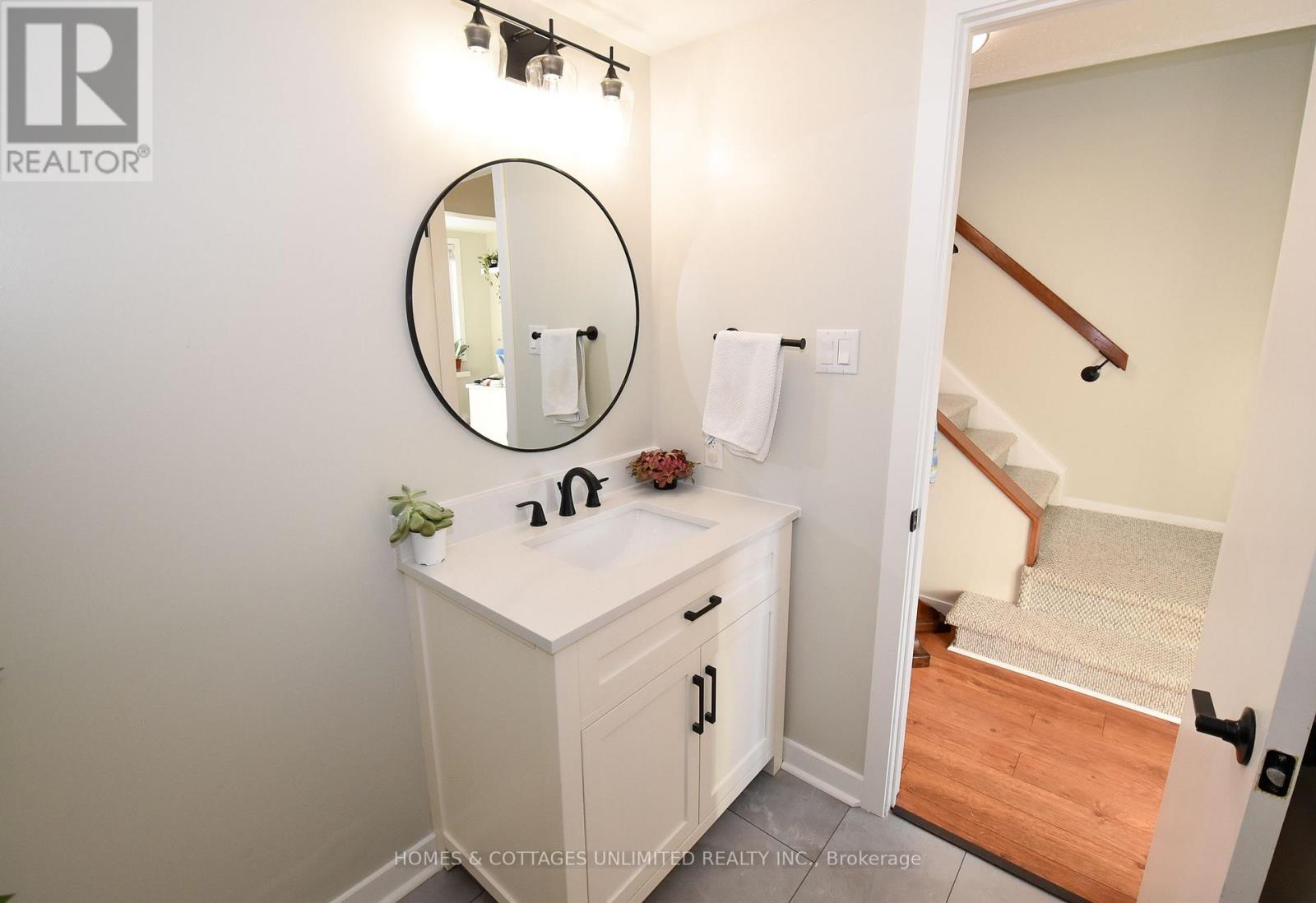 6750 B Jeanne Darc Boulevard N