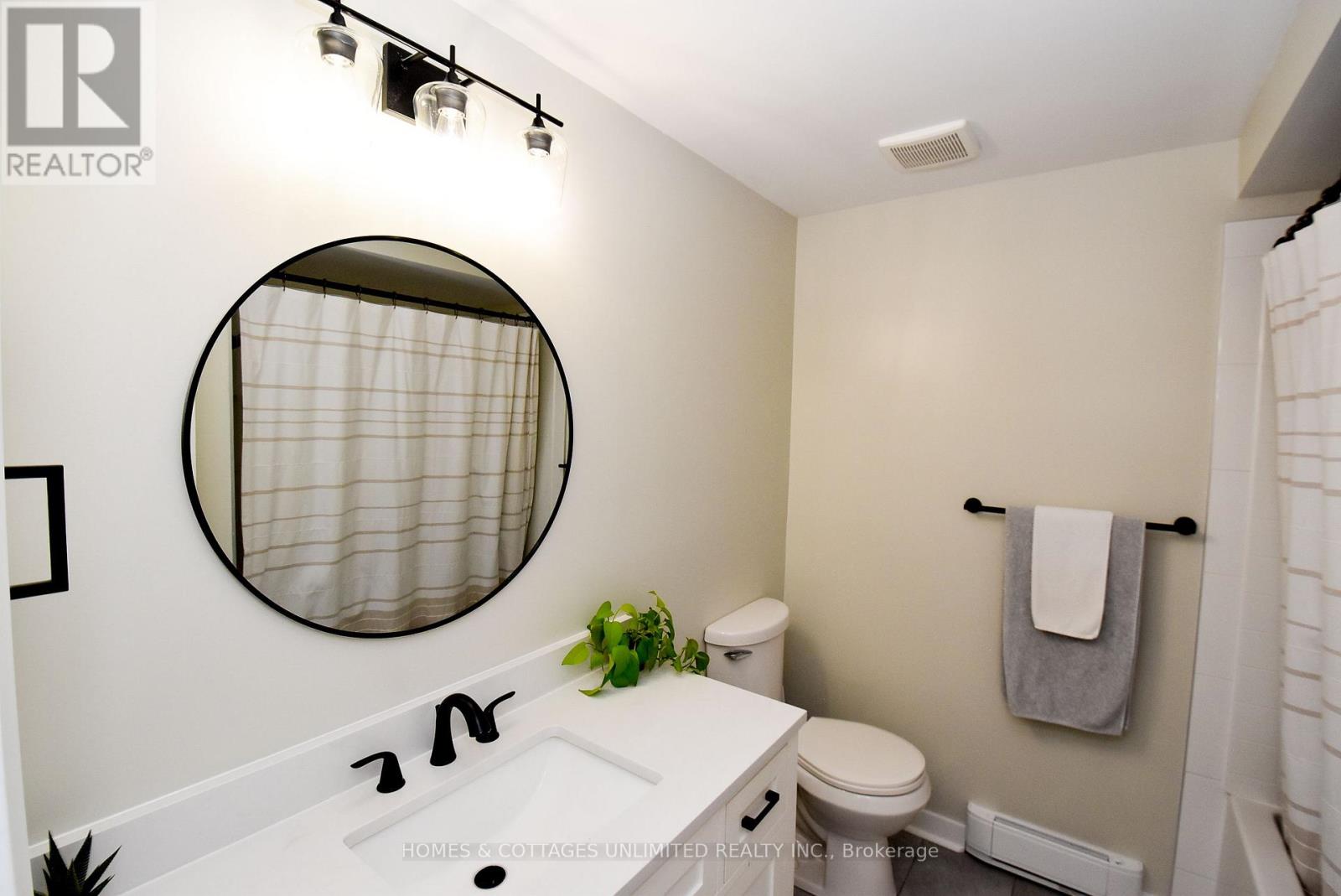 6750 B Jeanne Darc Boulevard N