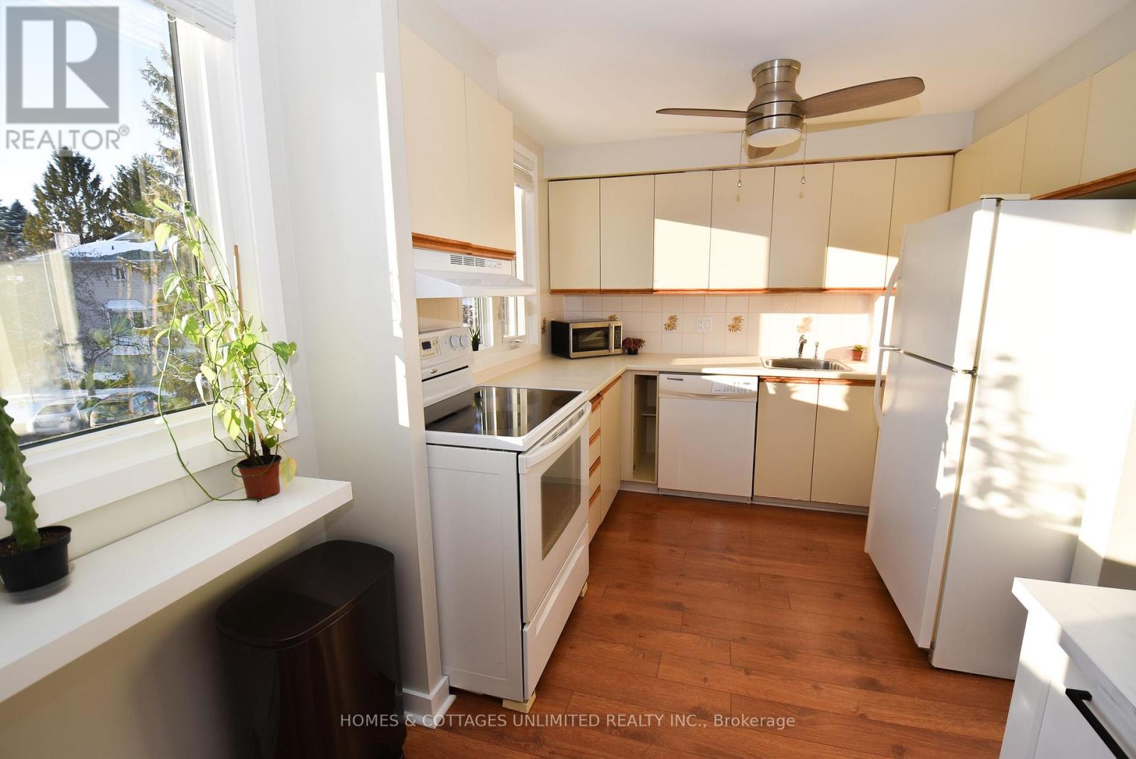 6750 B Jeanne Darc Boulevard N