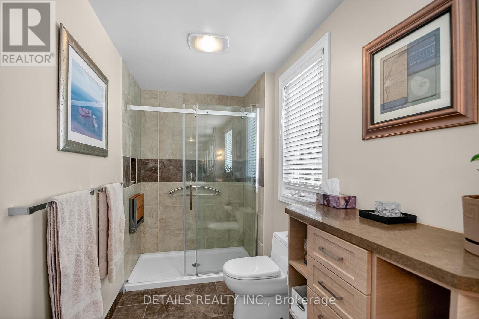 6105 Lariviere Crescent