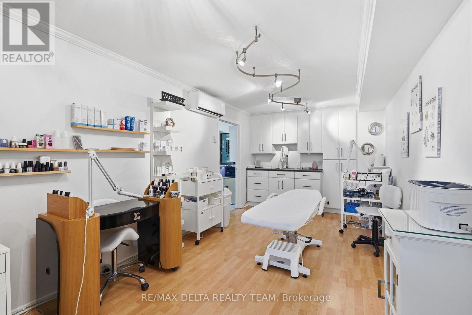 102 - 1765 Cabaret Lane