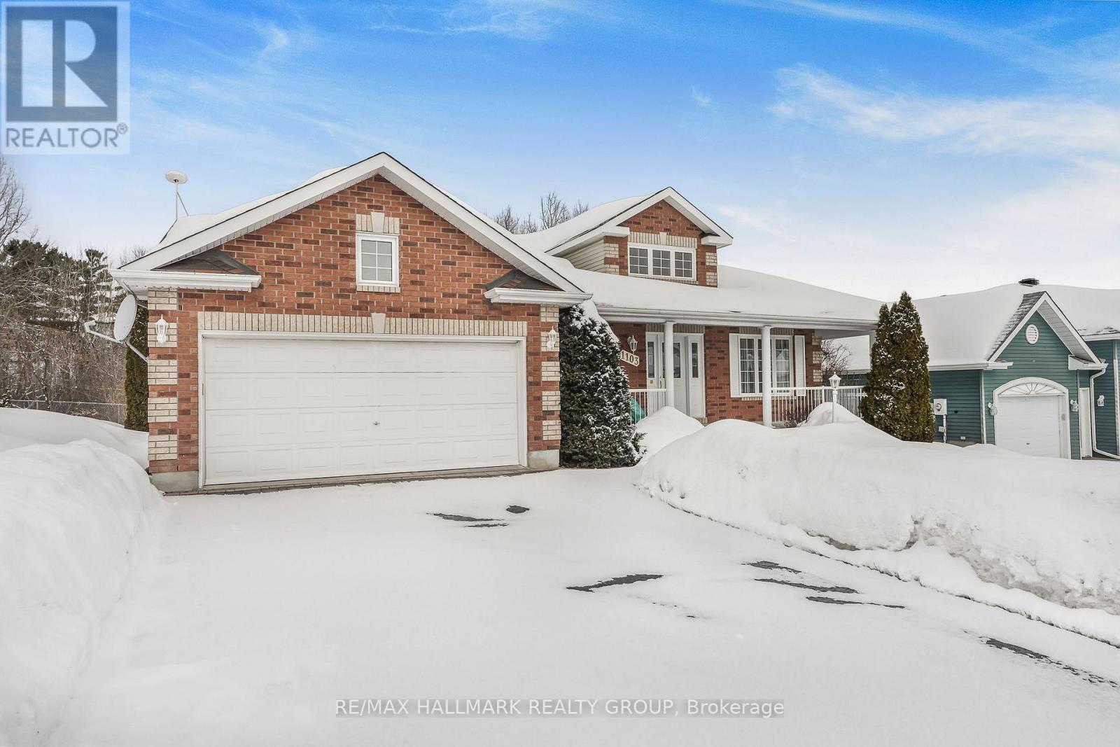 1103 Des Pins Avenue