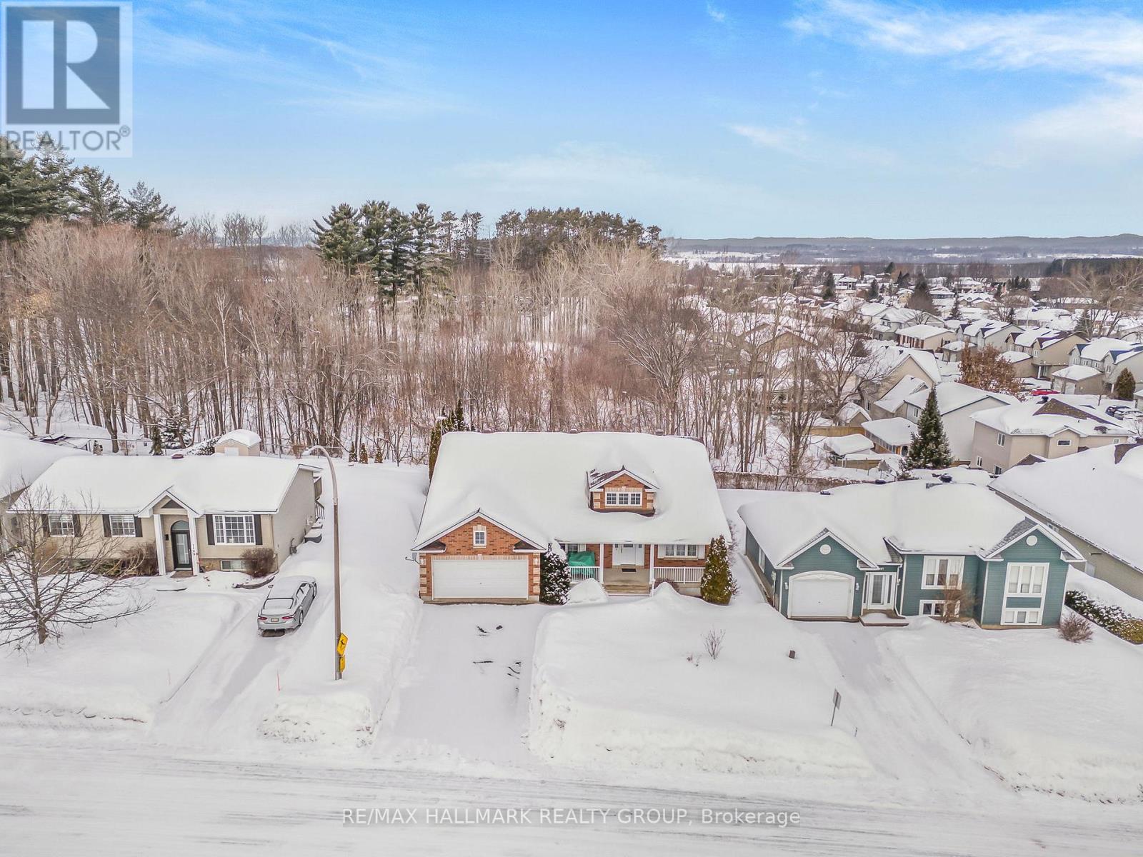 1103 Des Pins Avenue