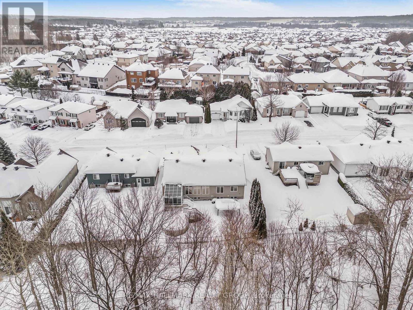 1103 Des Pins Avenue