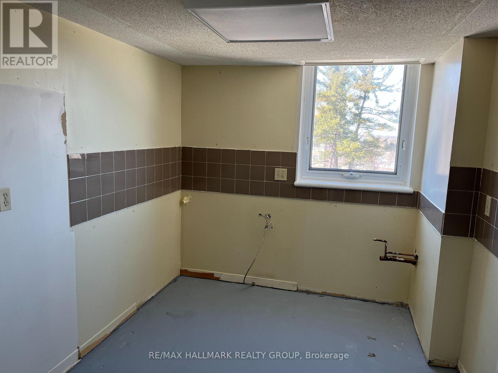 708 - 80 Sandcastle Drive