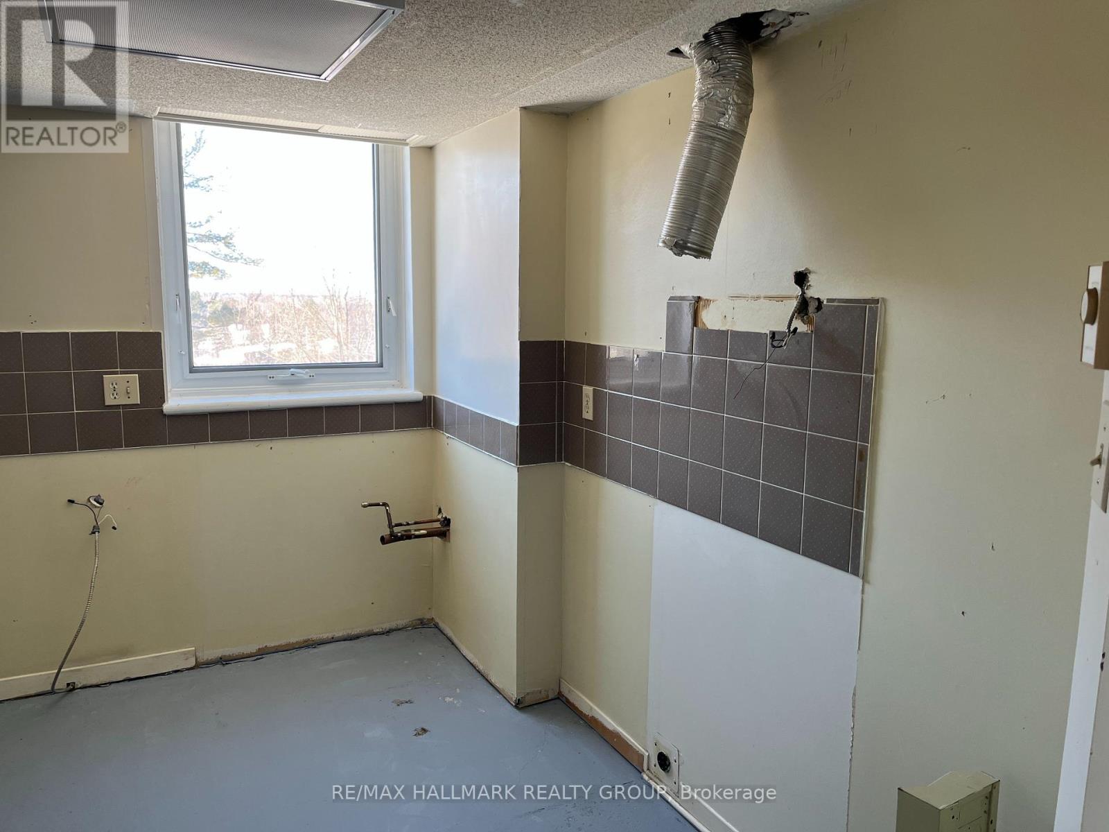 708 - 80 Sandcastle Drive