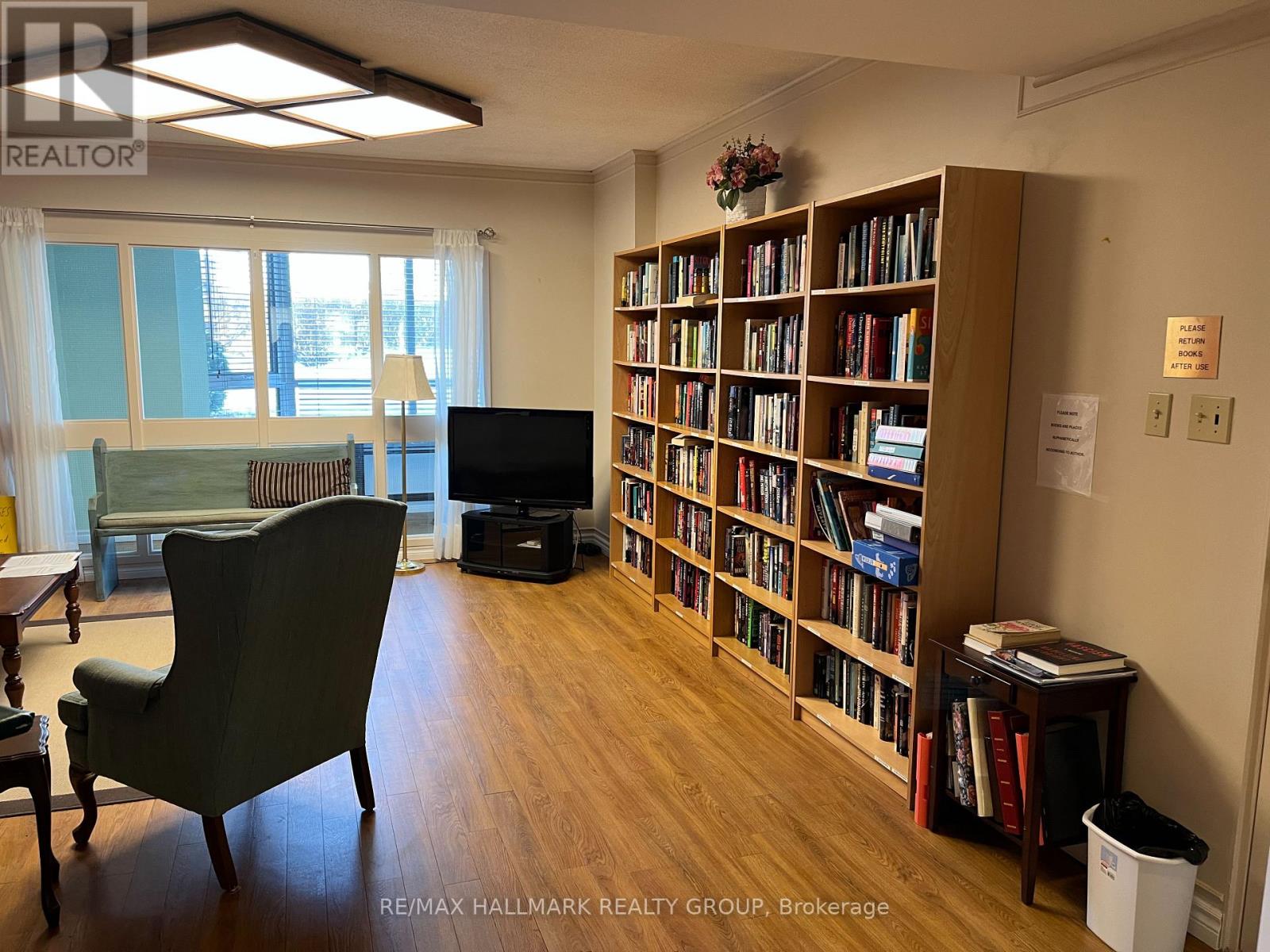 708 - 80 Sandcastle Drive