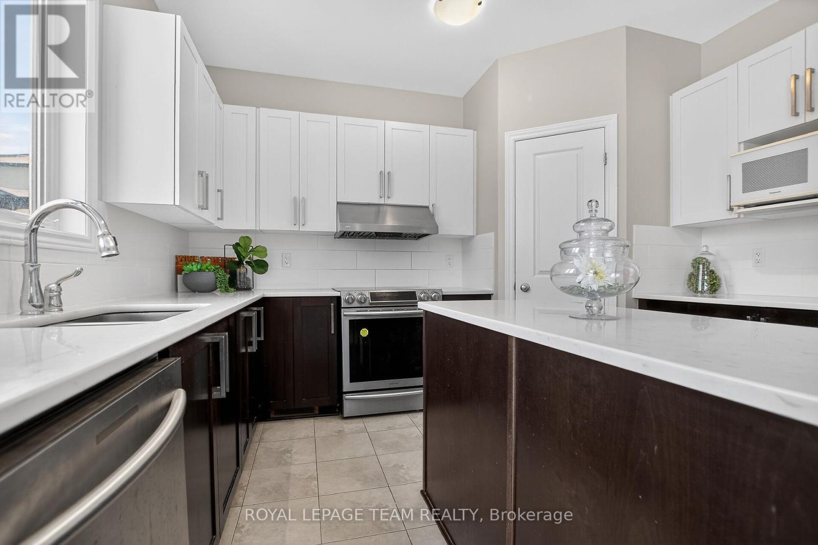 379 Langrell Crescent