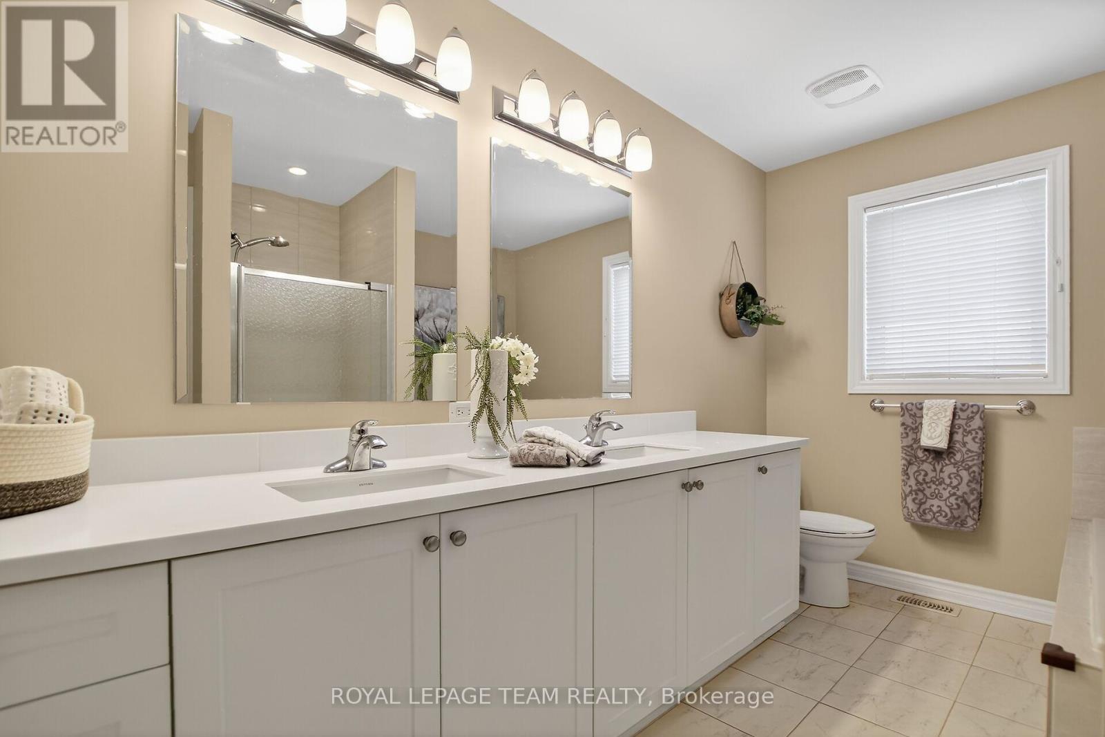 379 Langrell Crescent