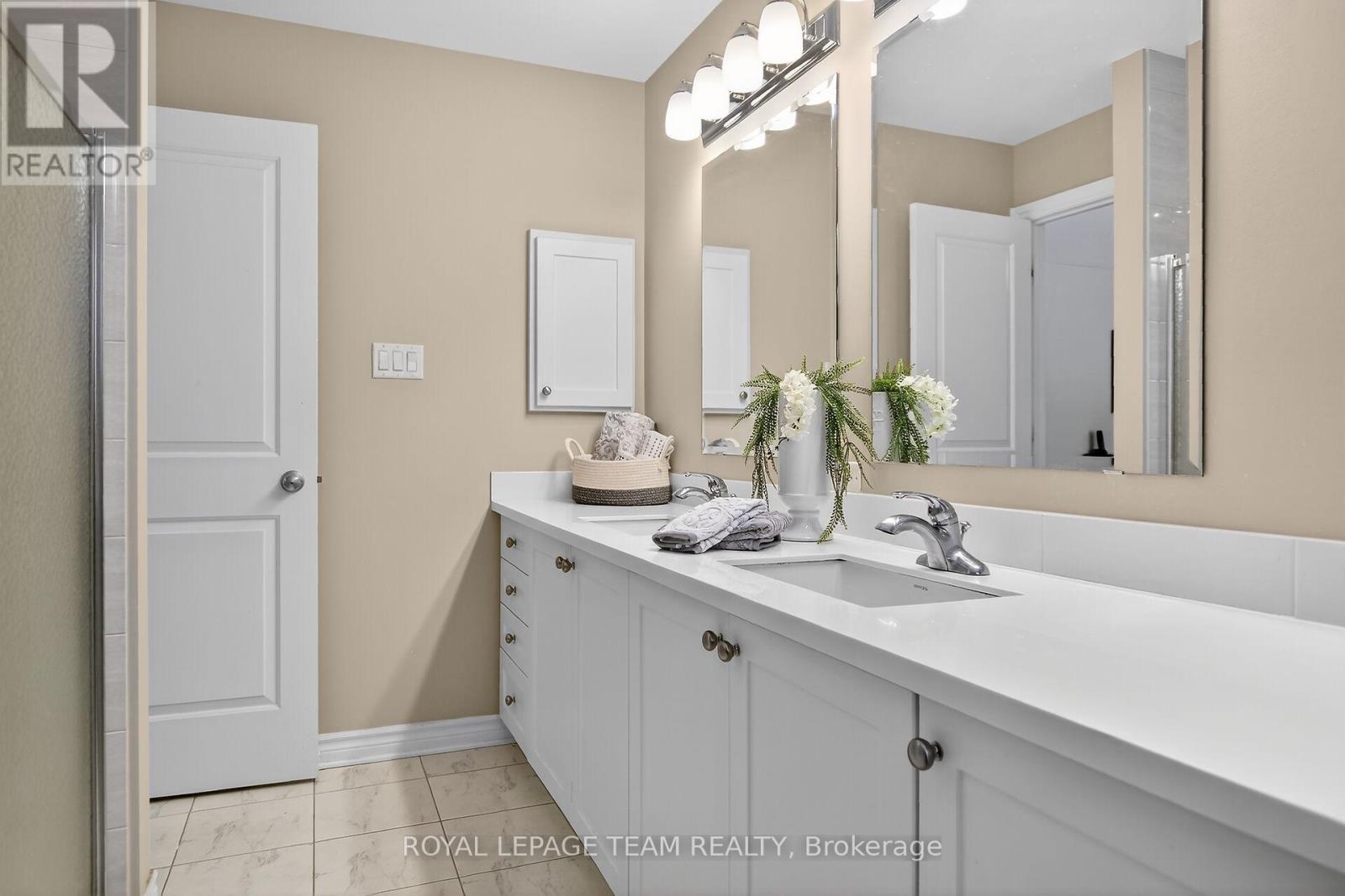 379 Langrell Crescent