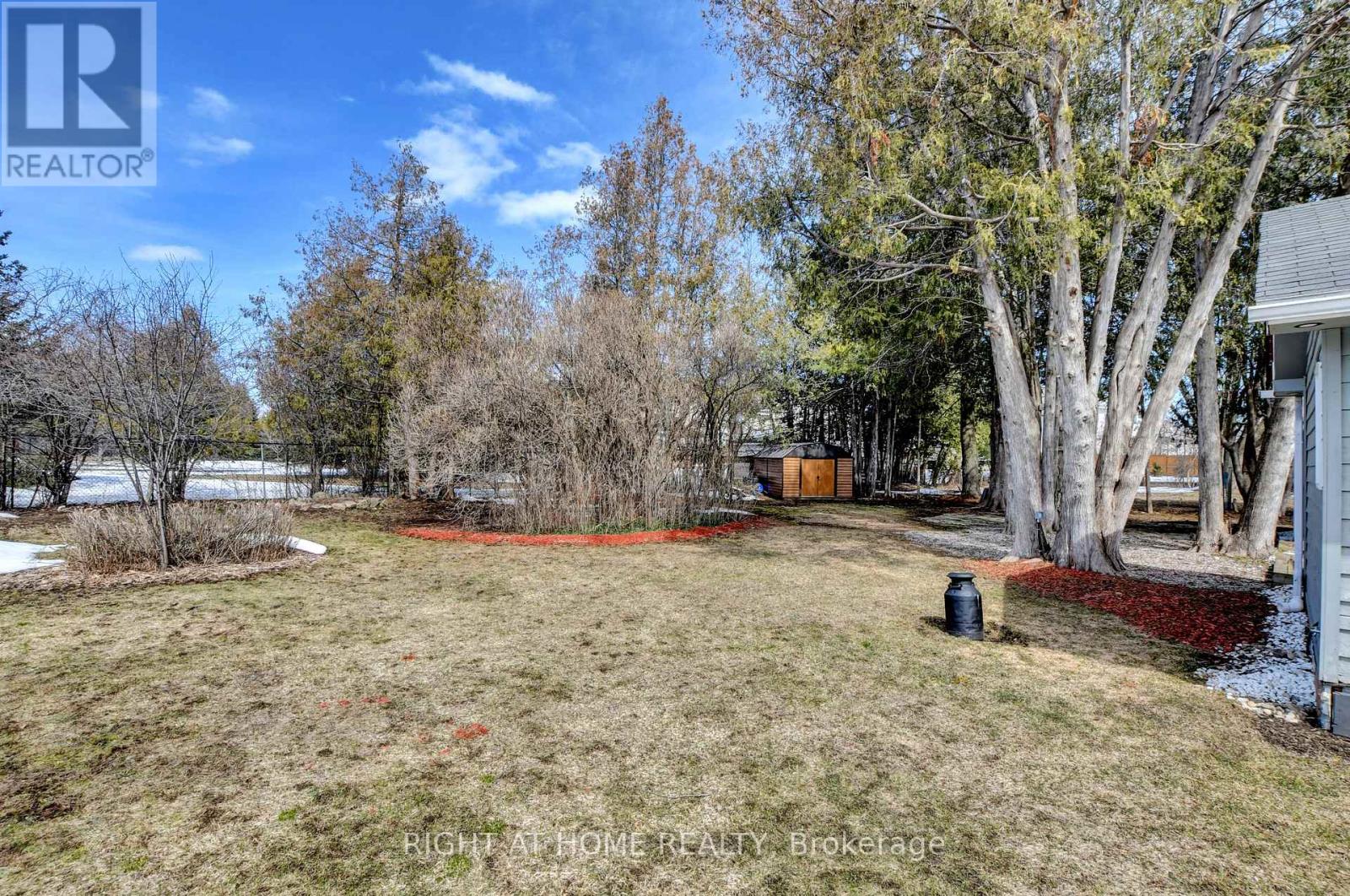 1215 Klondike Road S