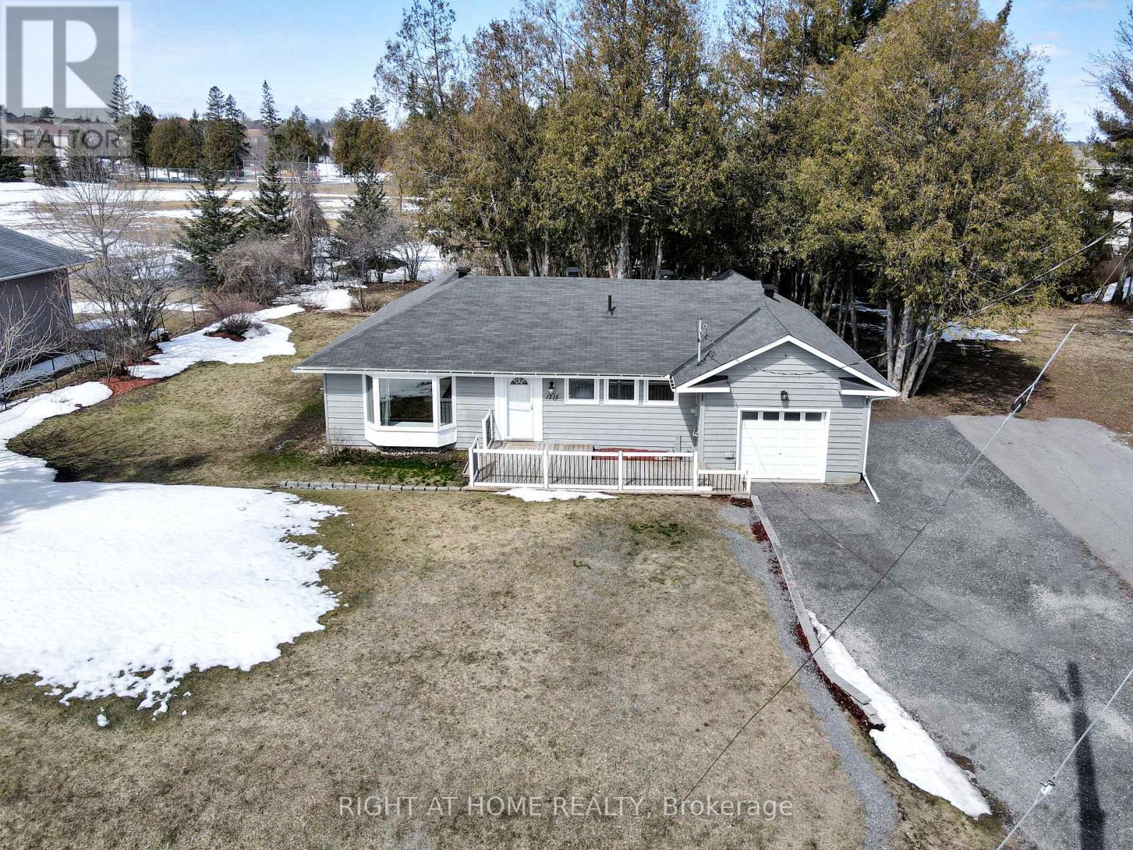 1215 Klondike Road S