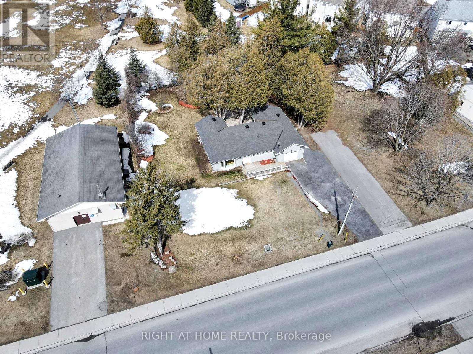 1215 Klondike Road S