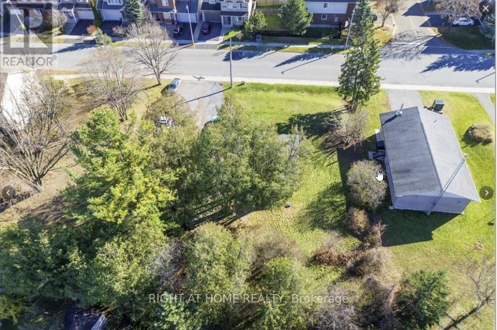 1215 Klondike Road S