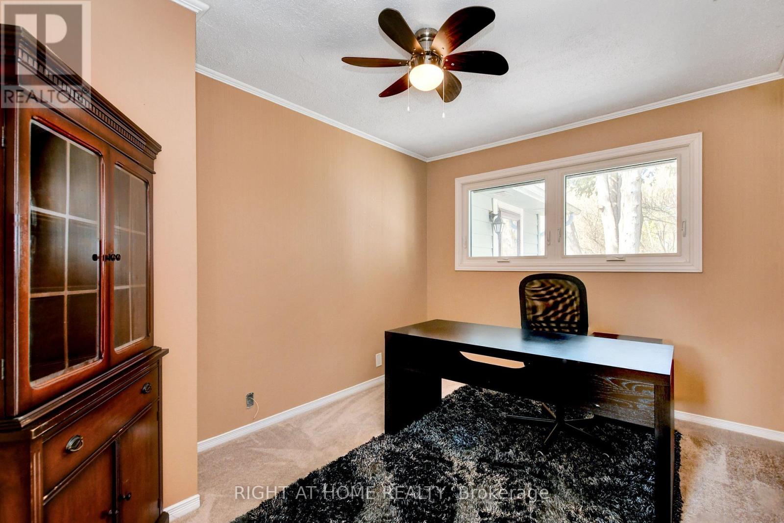 1215 Klondike Road S