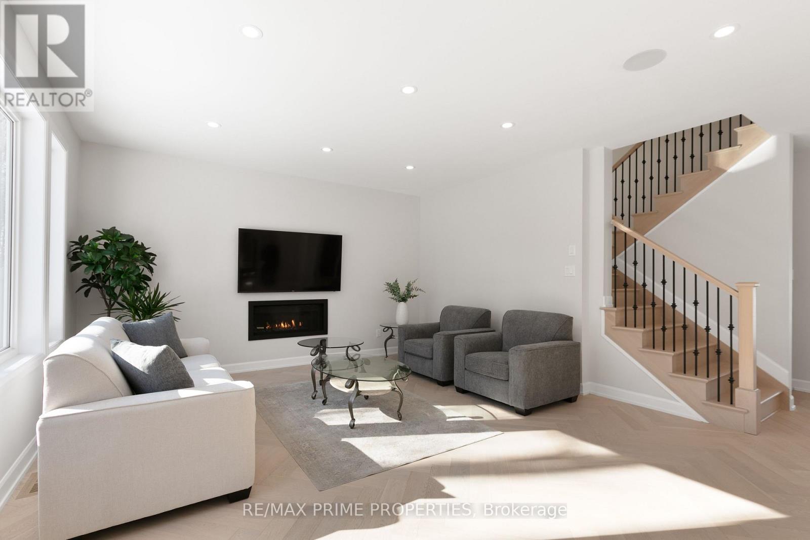 820 Mercier Crescent