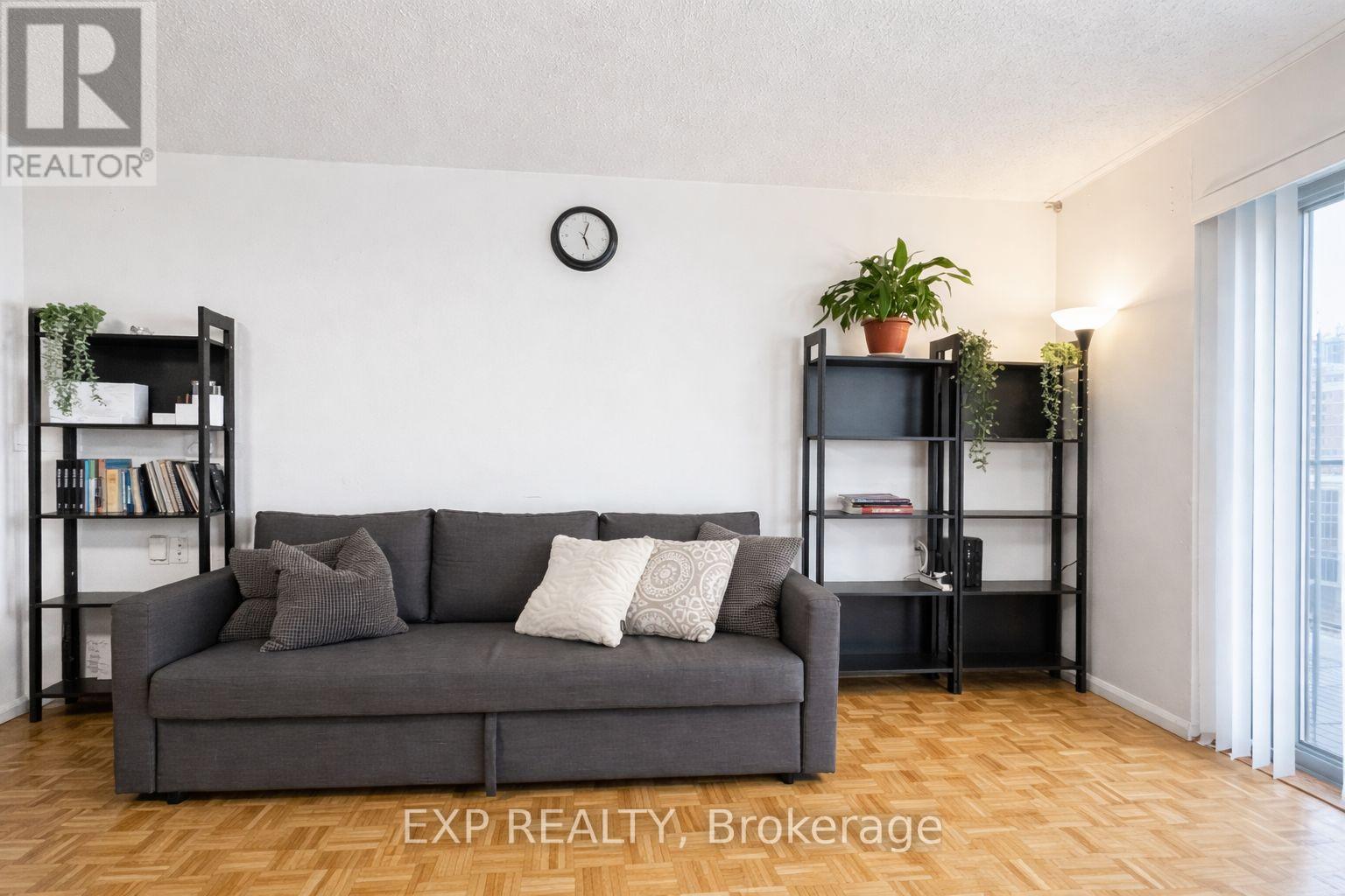 705 - 475 Laurier Avenue W