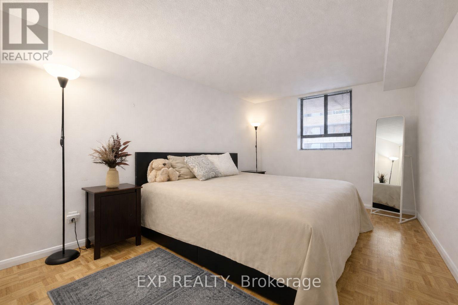 705 - 475 Laurier Avenue W