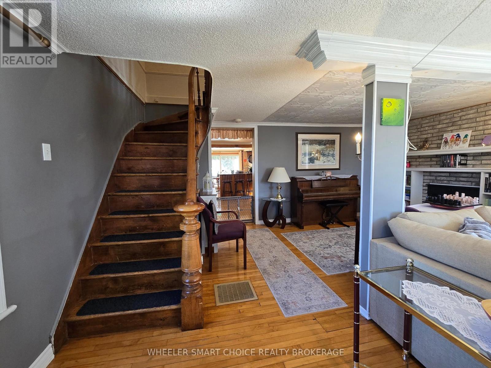 40 St Laurent Avenue