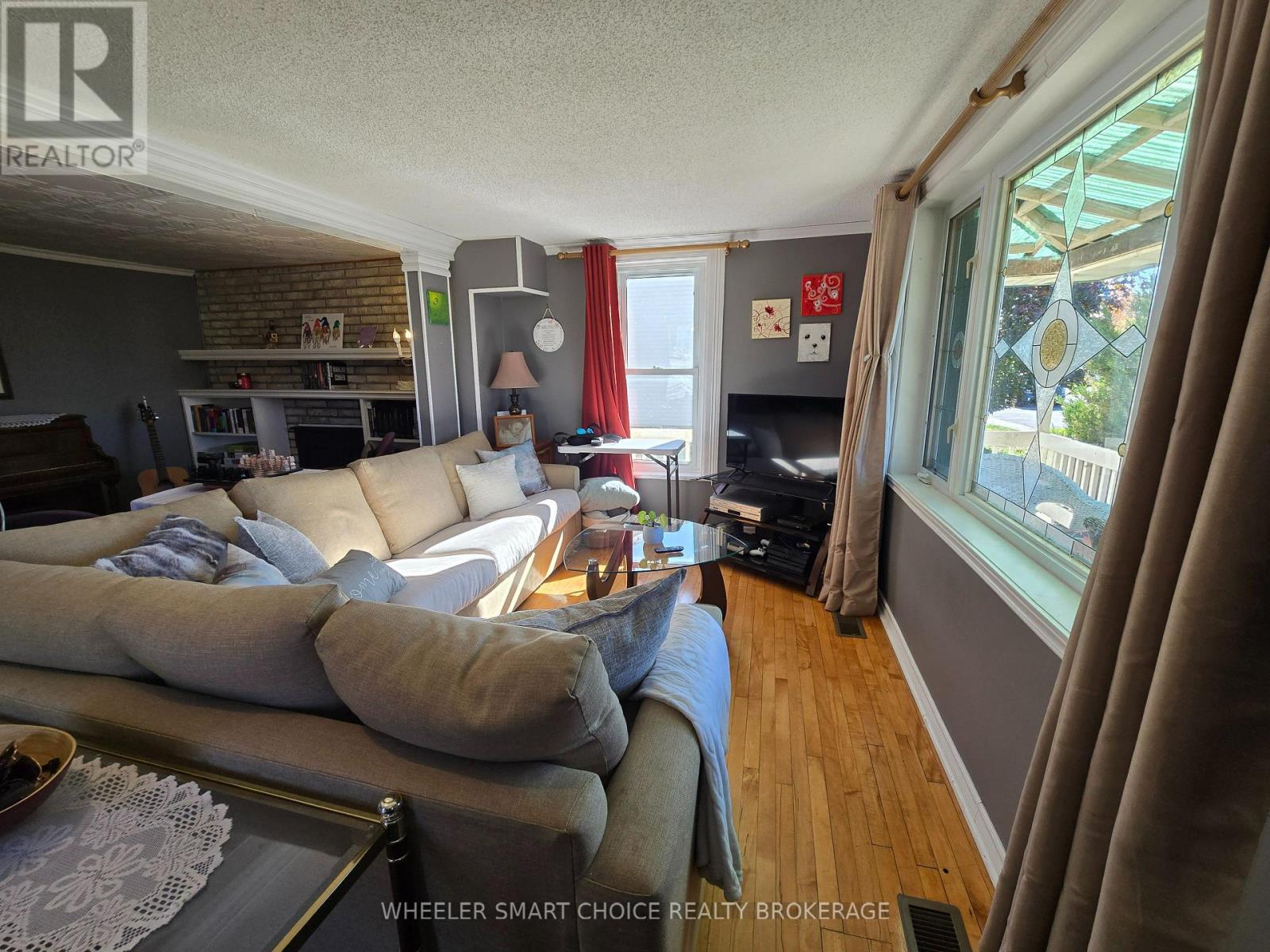 40 St Laurent Avenue