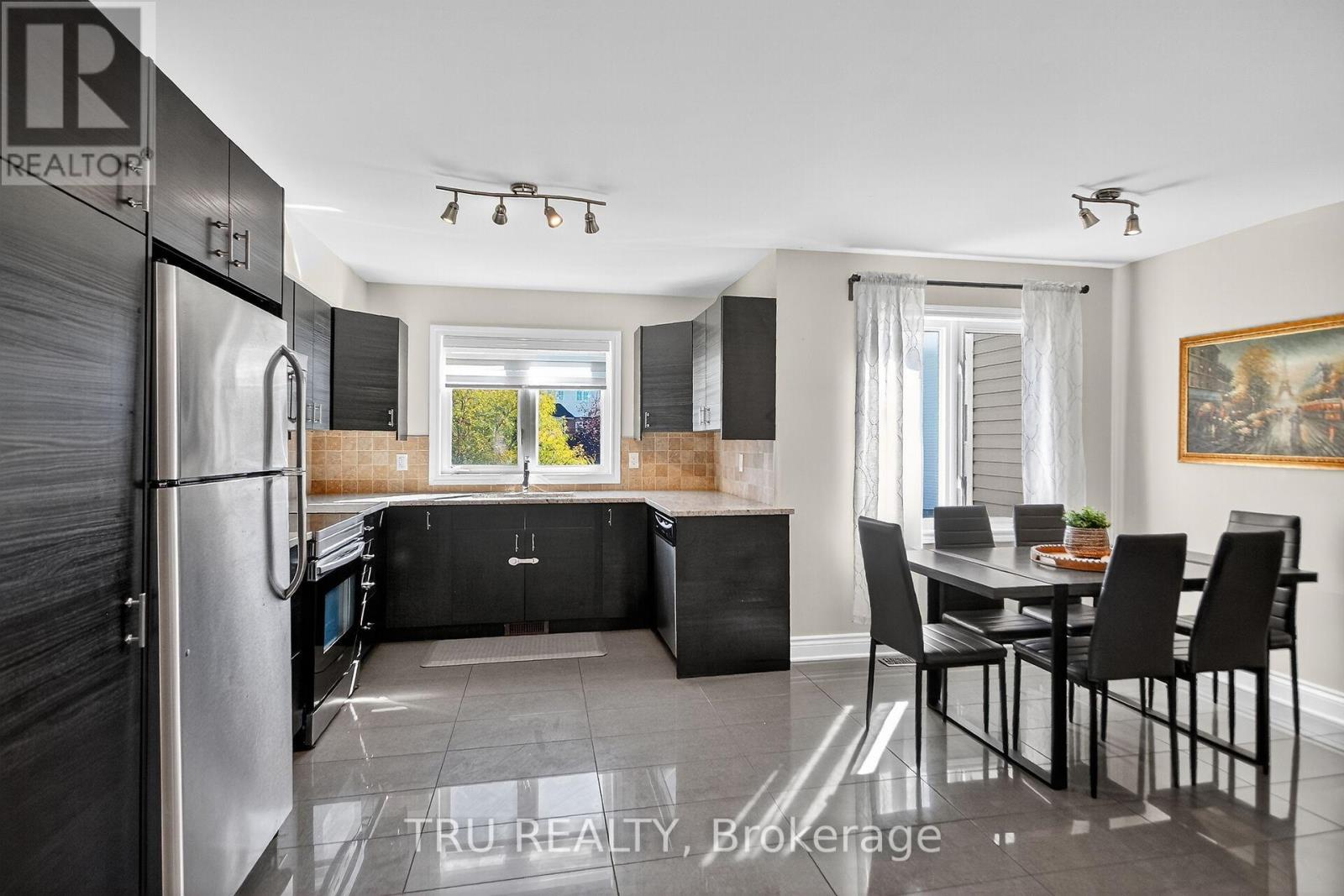 2642 Palings Private