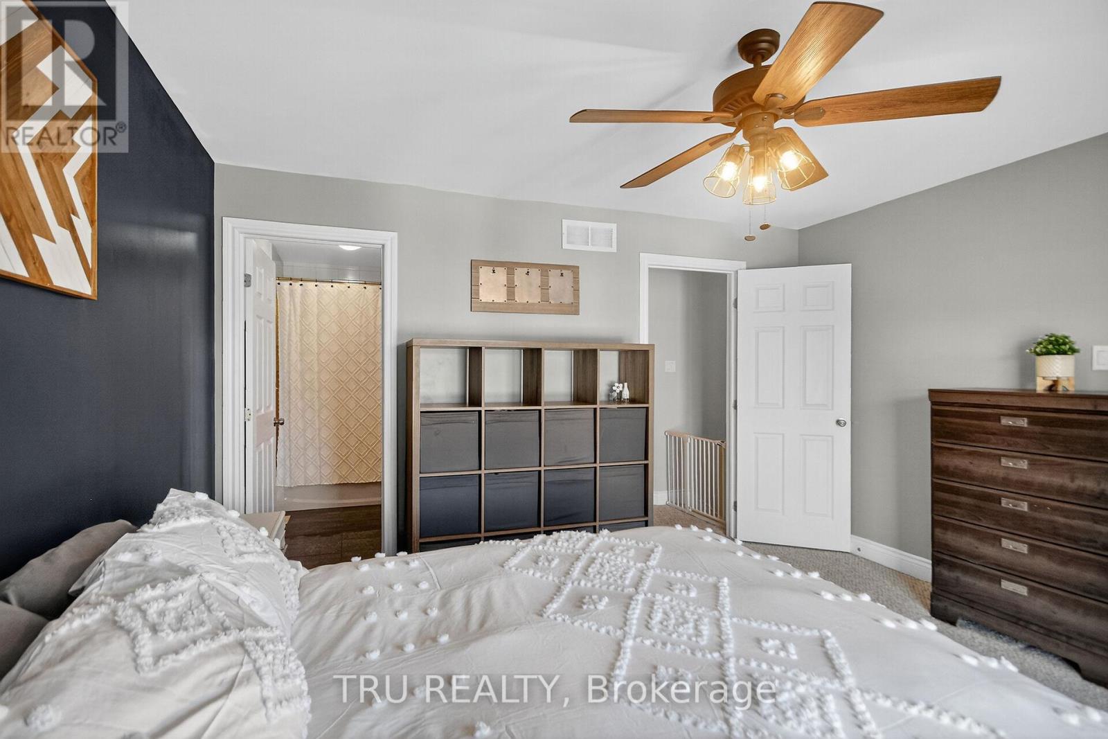 2642 Palings Private