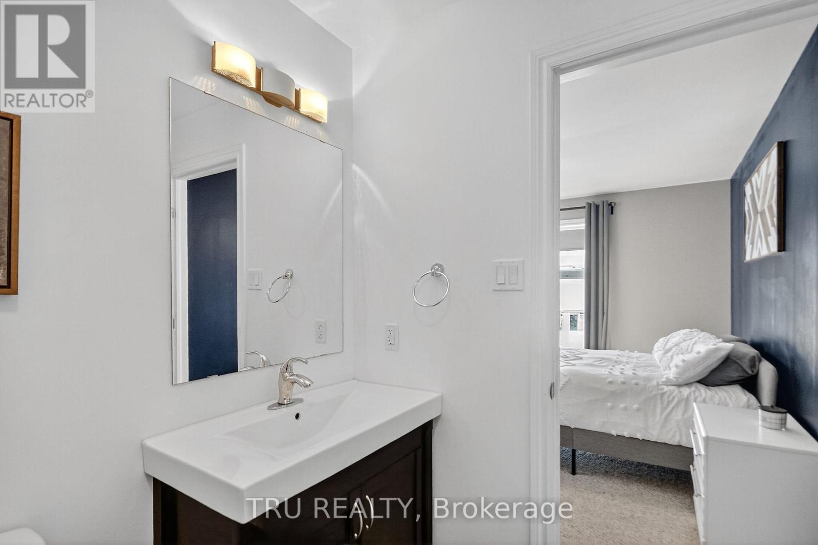 2642 Palings Private