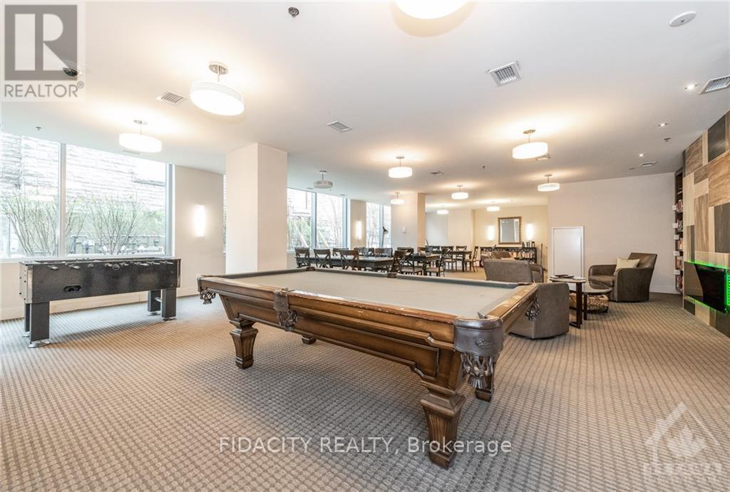 802 - 98 Richmond Road