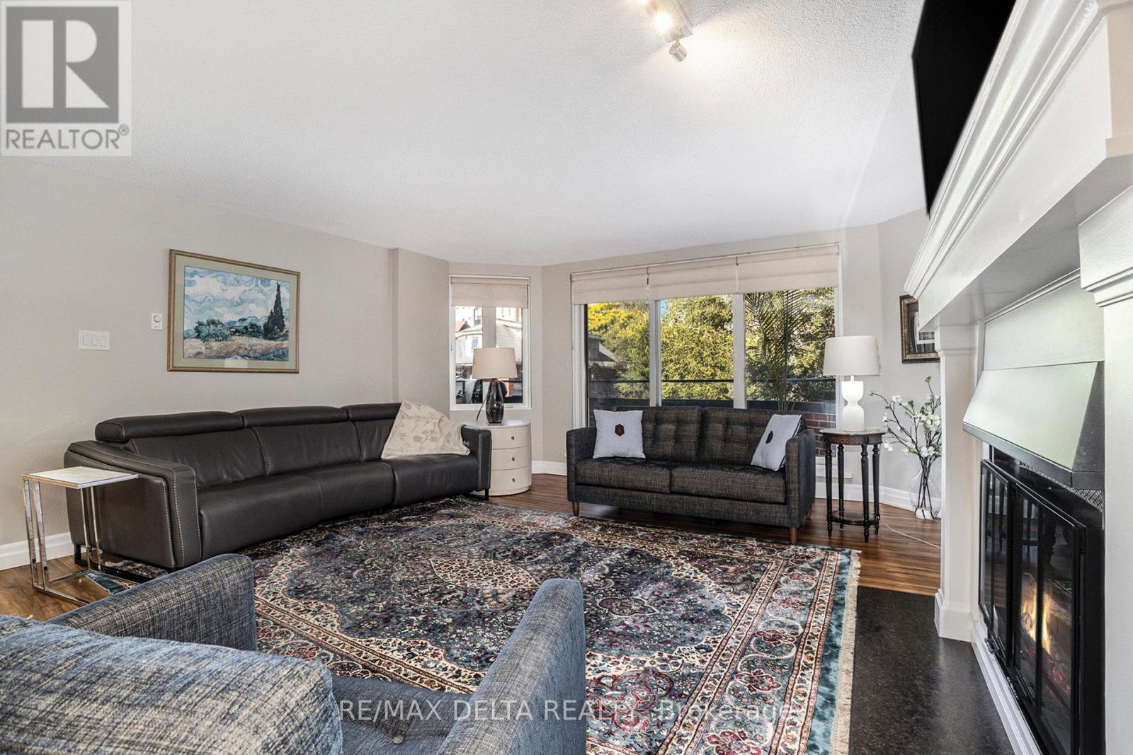 304 - 295 Gilmour Street